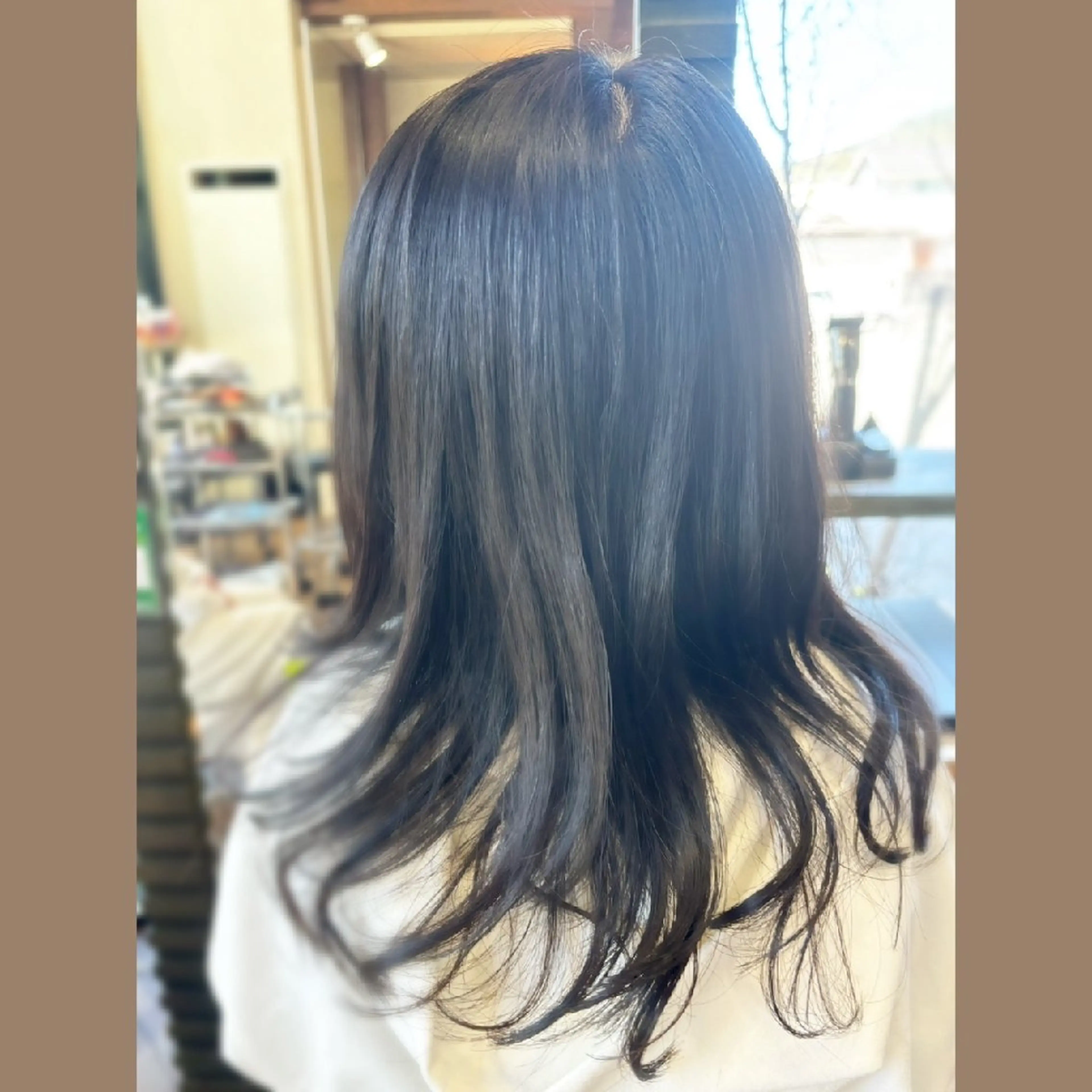 ミディアム ミディアムパーマ 岡本 小百合のヘアスタイル