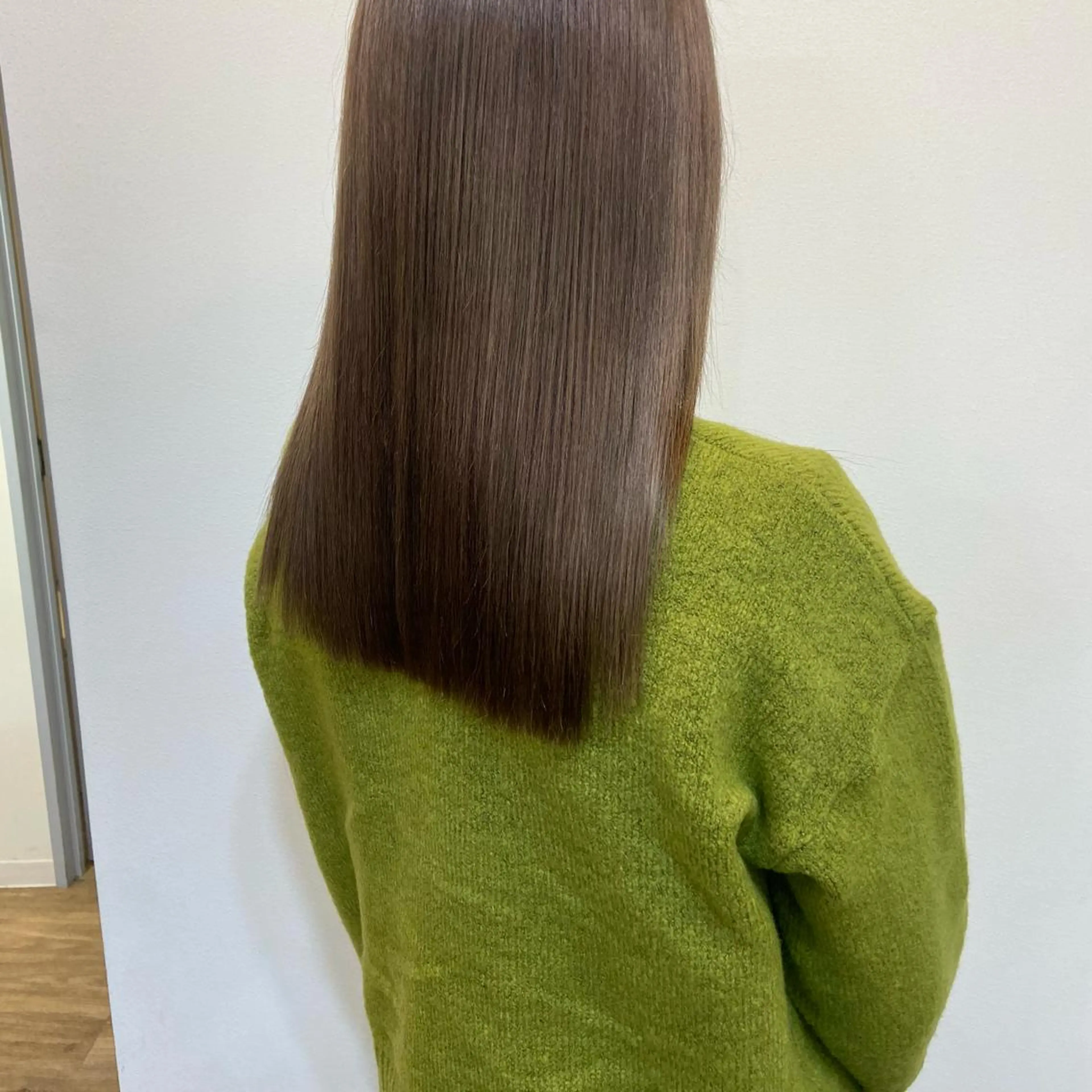 セミロング カラー ベージュカラー ブリーチ ケアブリーチ 透明感カラー ダブルカラー mai 🎀 / 梅田美容室のヘアスタイル