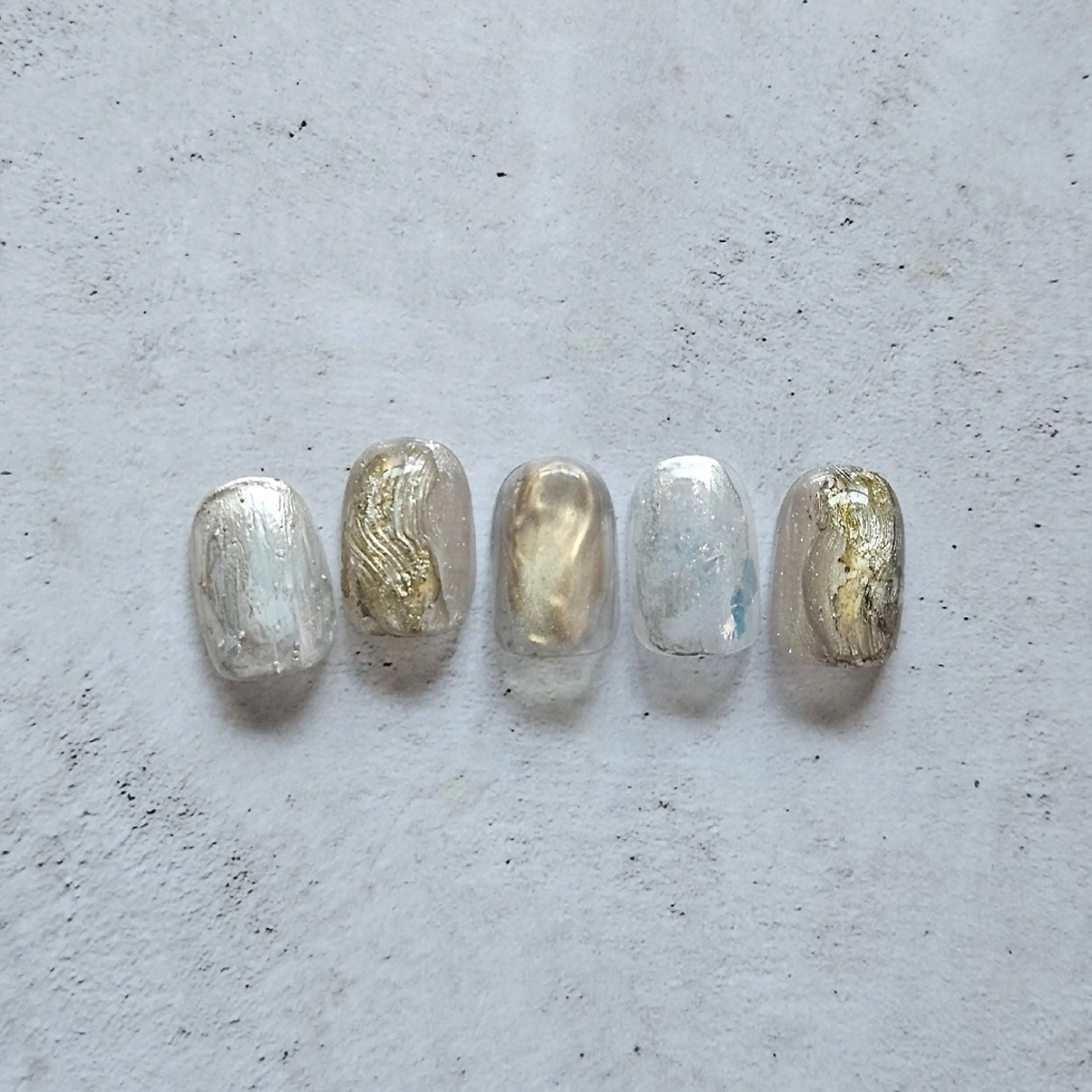 ネイル キラキラネイル マグネットネイル ニュアンスネイル 冬ネイル クリスマス ハンドネイル Nailsalon manoのネイルデザイン