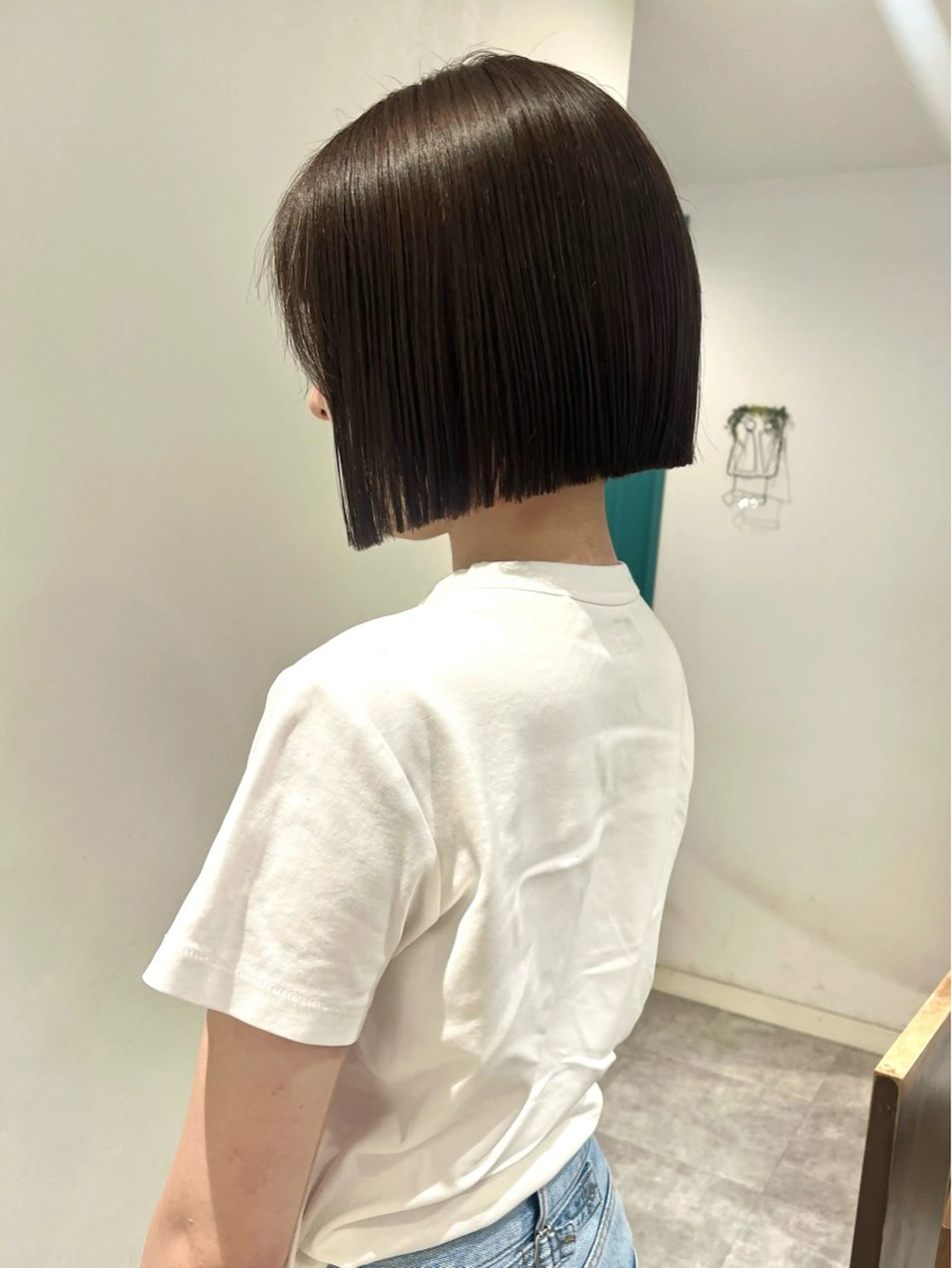 ショート カラー カット 縮毛矯正 地毛風ストレート ミニボブ🌷江梨🍎のヘアスタイル