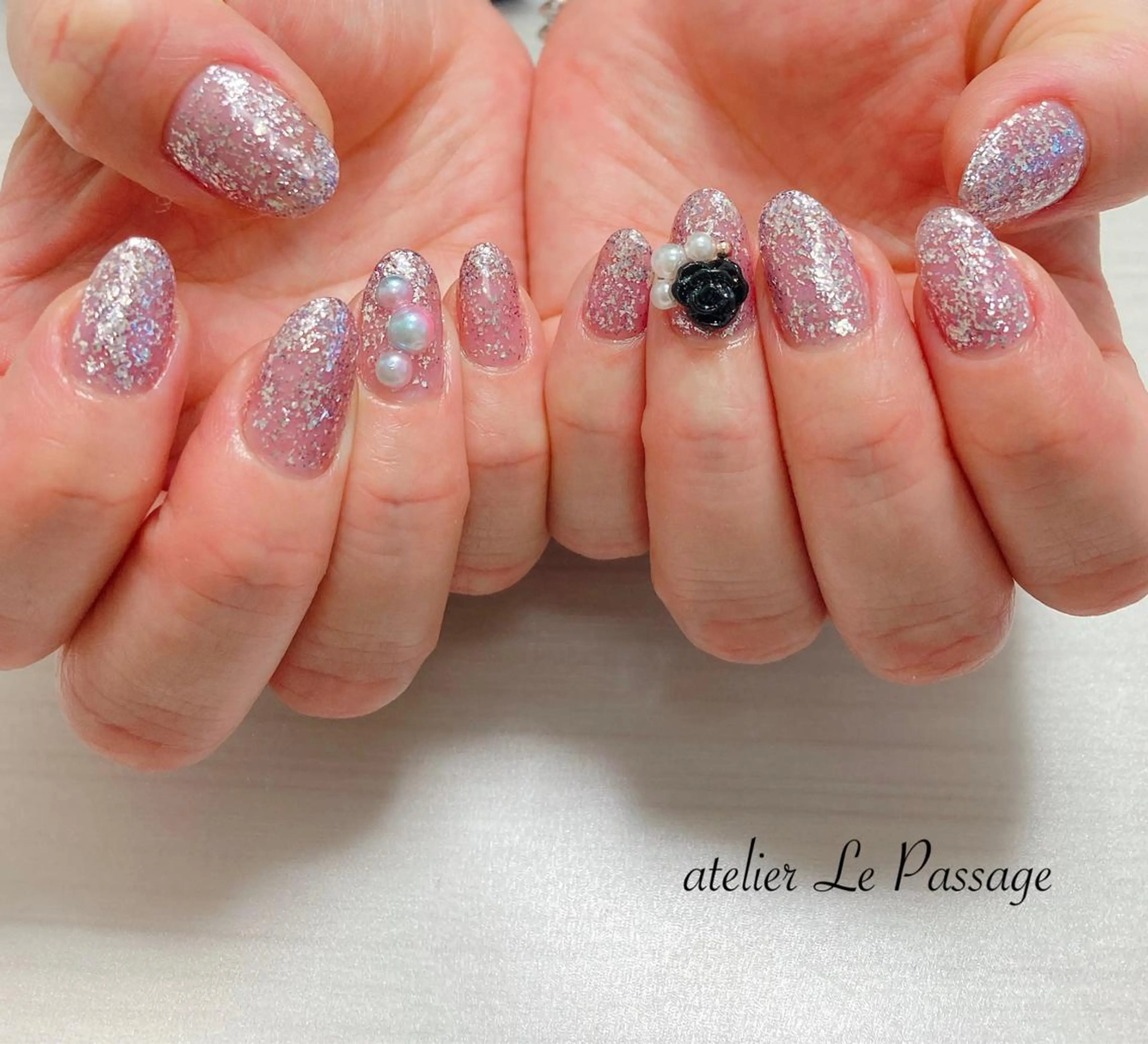 ネイル ジェルネイル グラデーション キラキラネイル ラメ(グリッター) オフィスネイル Atelier Le Passage所属・h nakatsukaのネイルデザイン