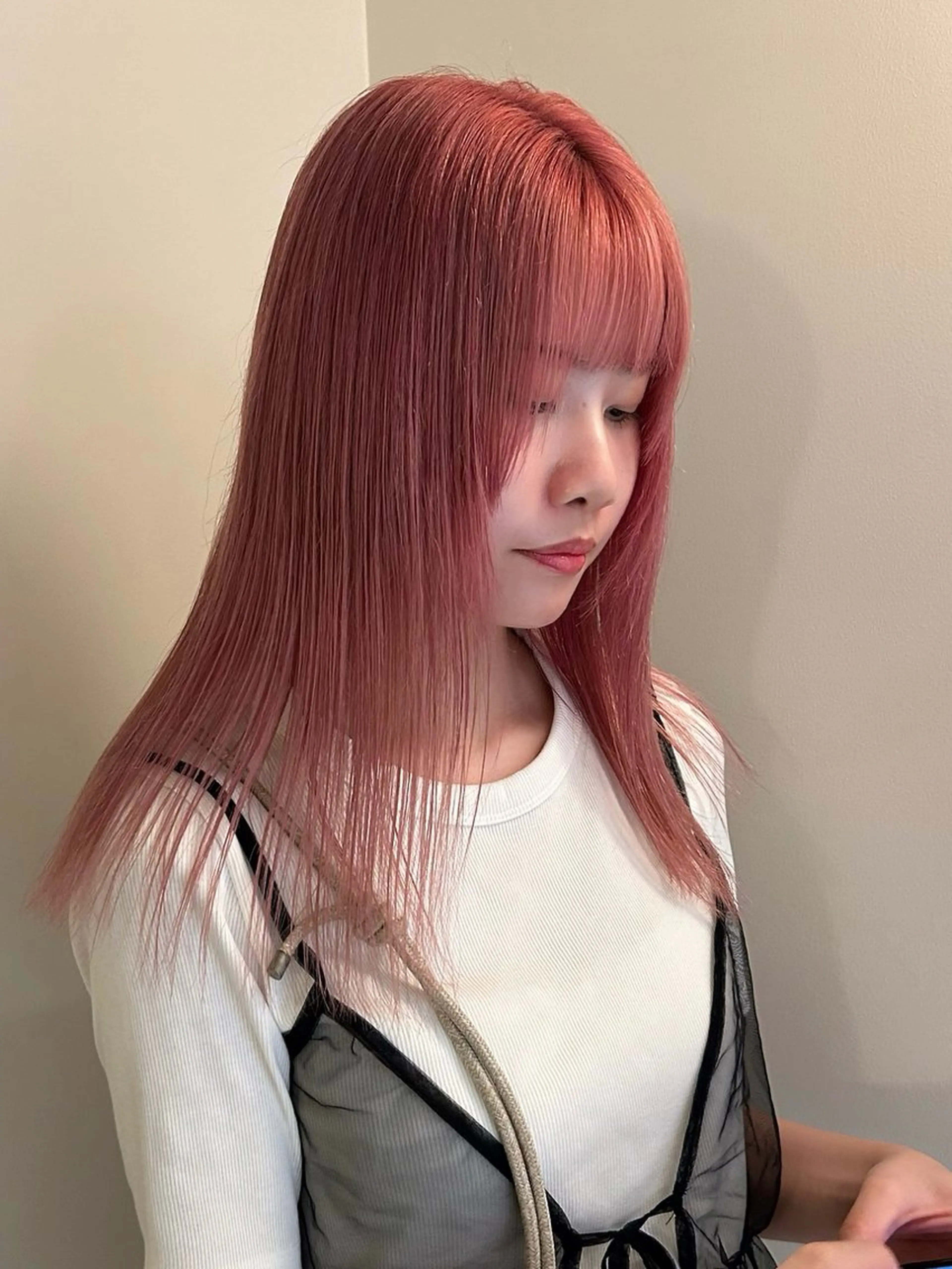 ミディアム カラー ブリーチ 透明感カラー 上田 恋菜のヘアスタイル