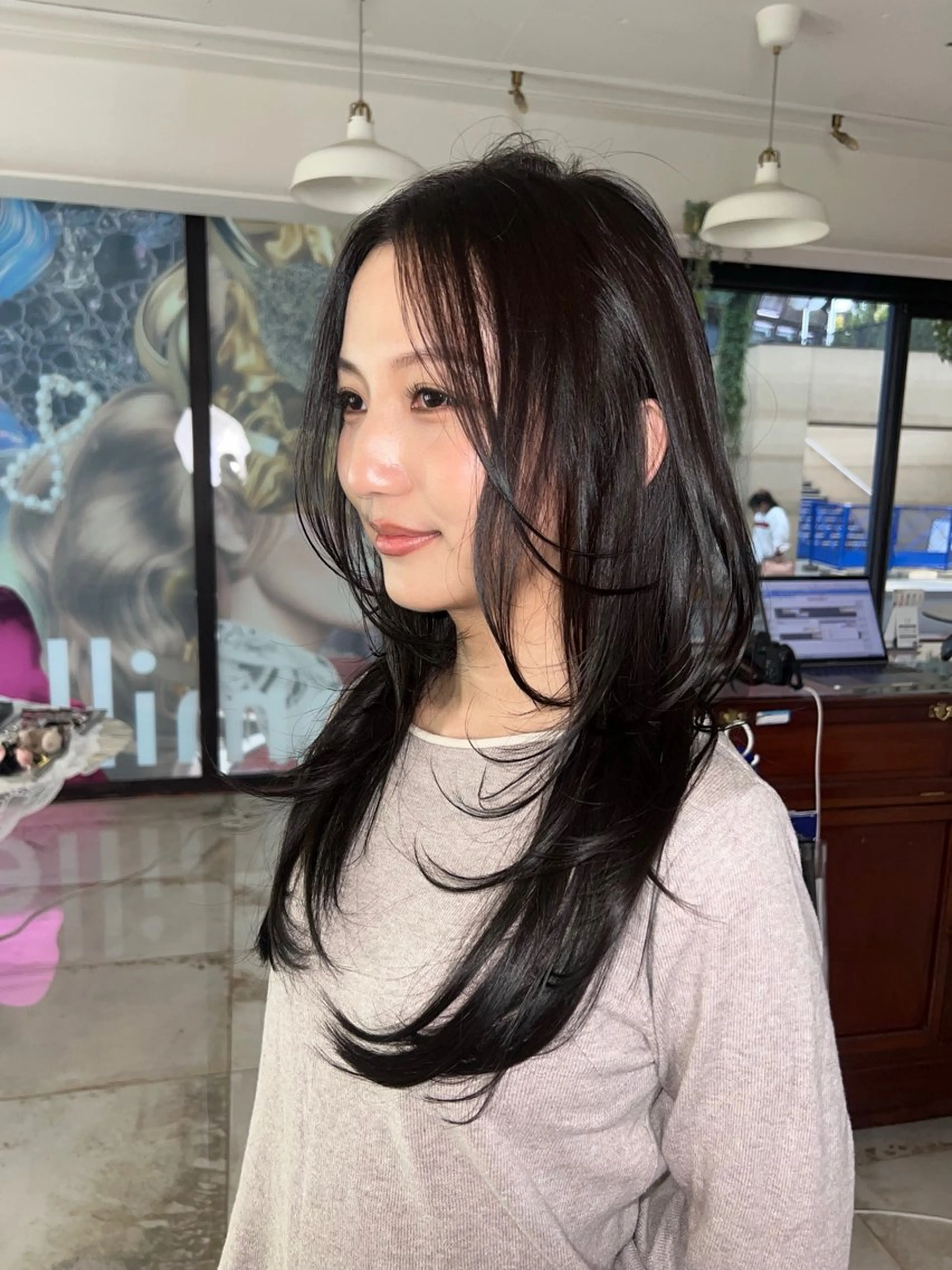 ロング カット AIRA/ブリーチ ‪/透明感カラーのヘアスタイル