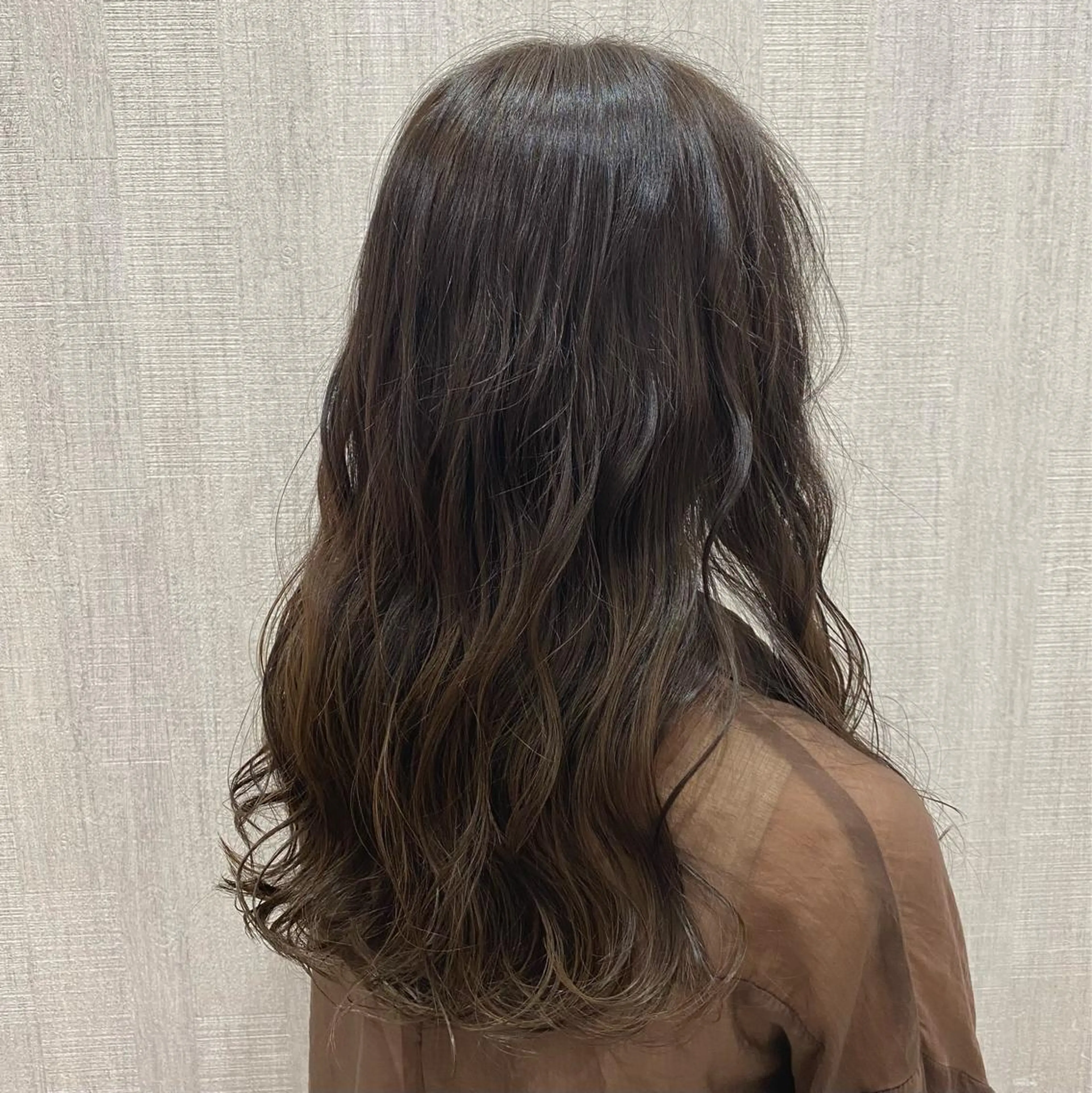 ロング カラー カット ヘアカラー トリートメント 🫧透け感⋆艶髪💎 山口アヤカのヘアスタイル