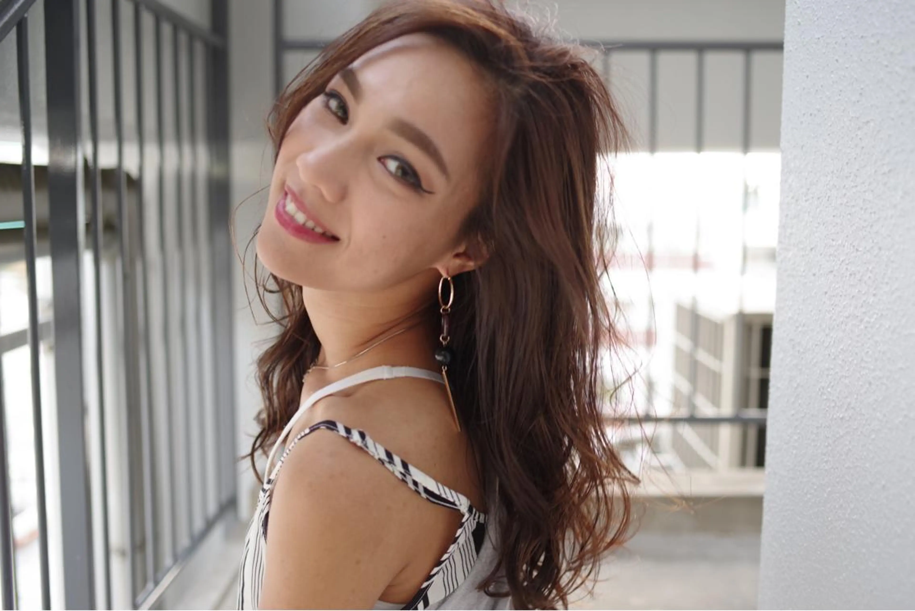 ロング カラー ハイトーン/レイヤー /ケアブリーチ石川治のヘアスタイル