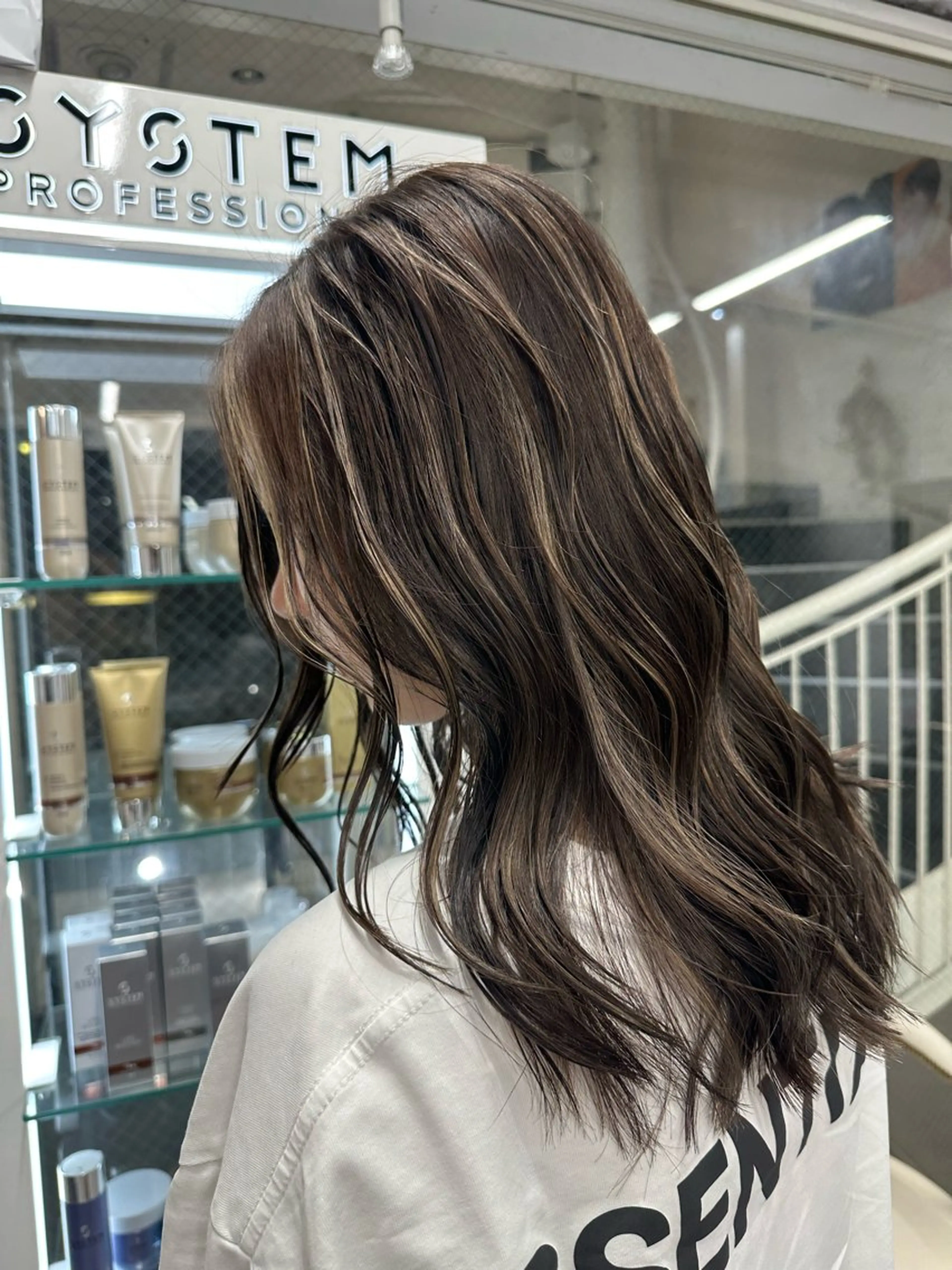 セミロング カラー ヘアアレンジ ヘアカラー トリートメント 久米 治仁のヘアスタイル