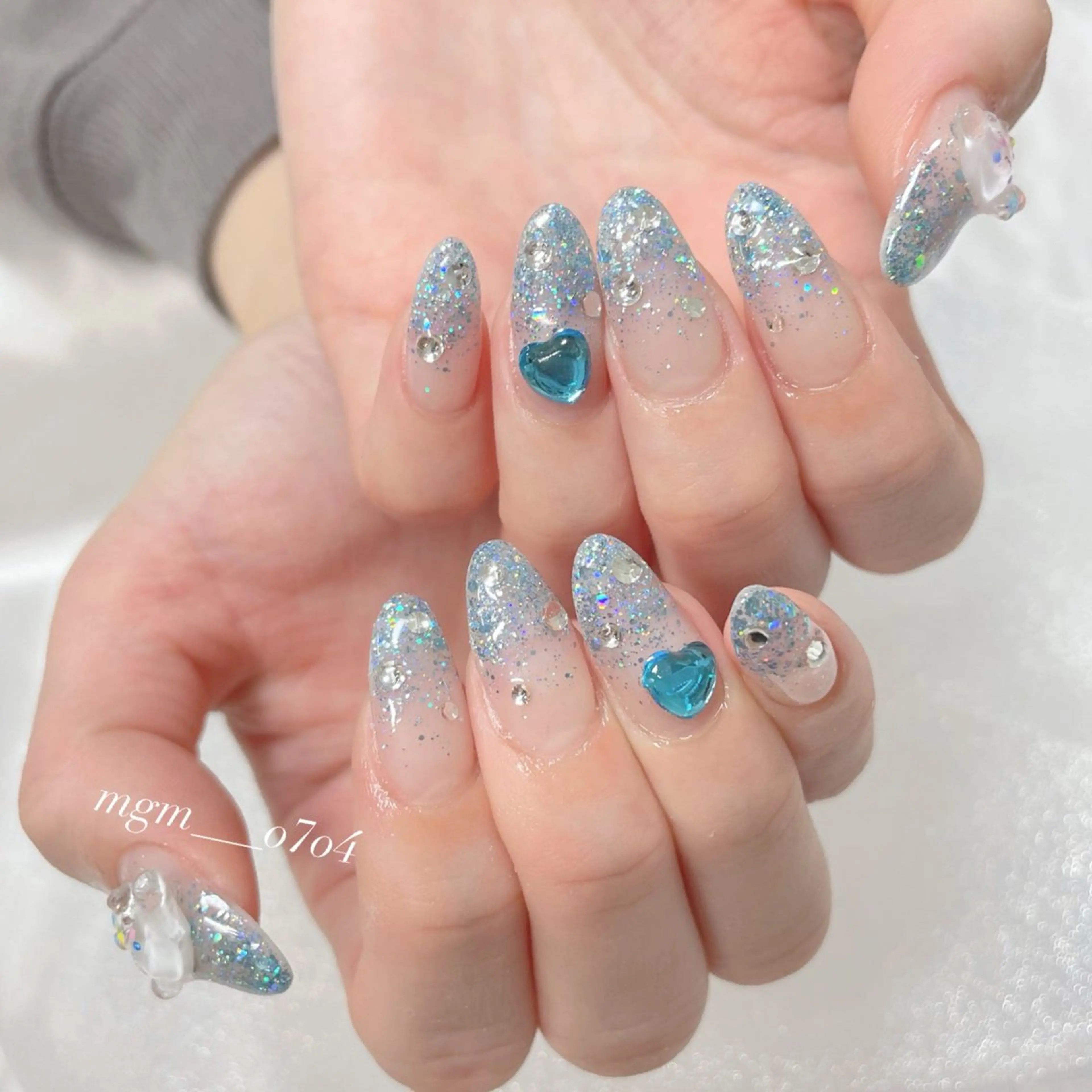 ネイル ストーンネイル MoON...❤︎ MeGuのネイルデザイン