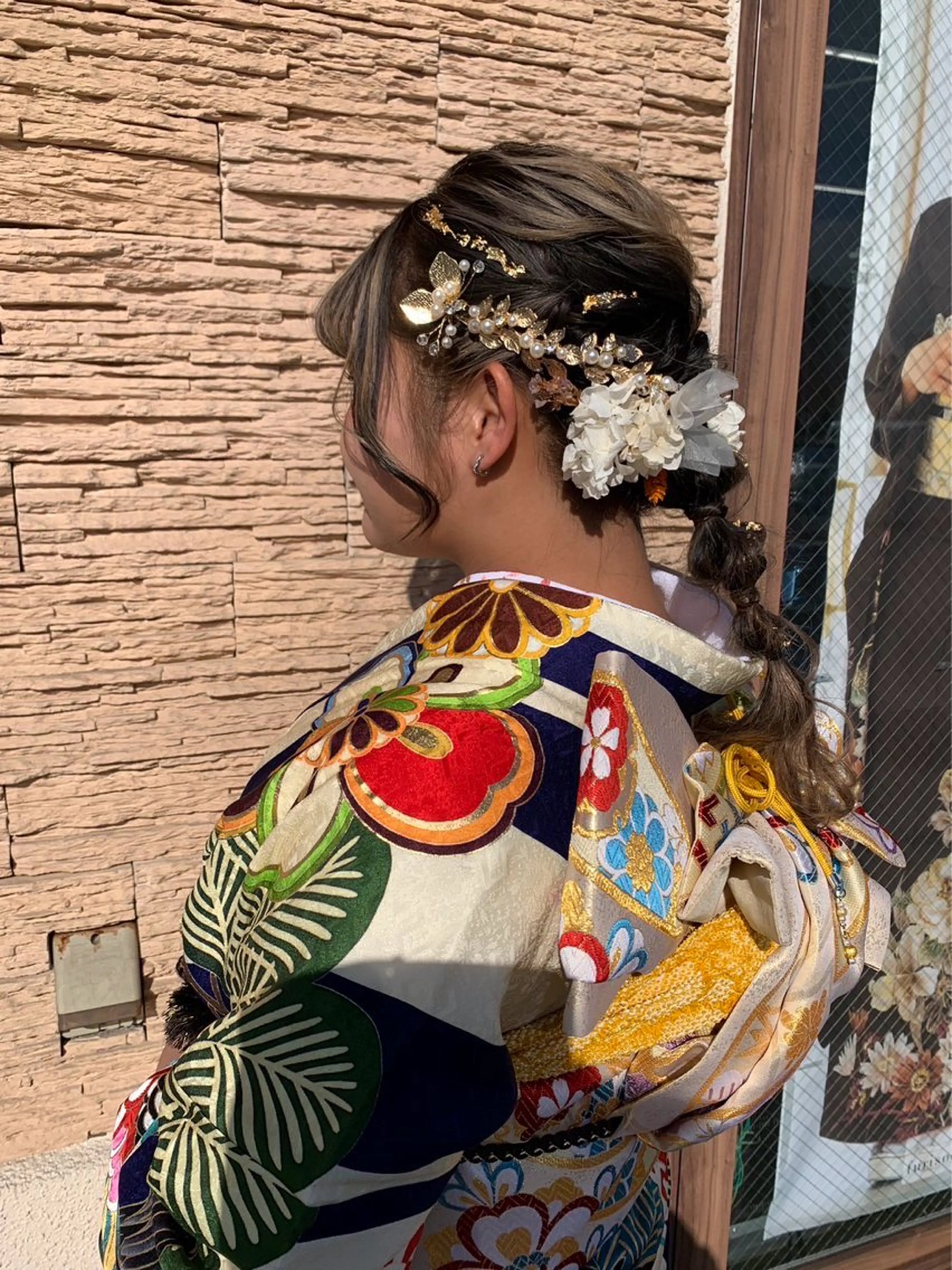 ロング カラー ヘアアレンジ 卒業式のヘアスタイル OLSEN D.B.A BALLOON HAIR所属・さとう あやかのヘアスタイル