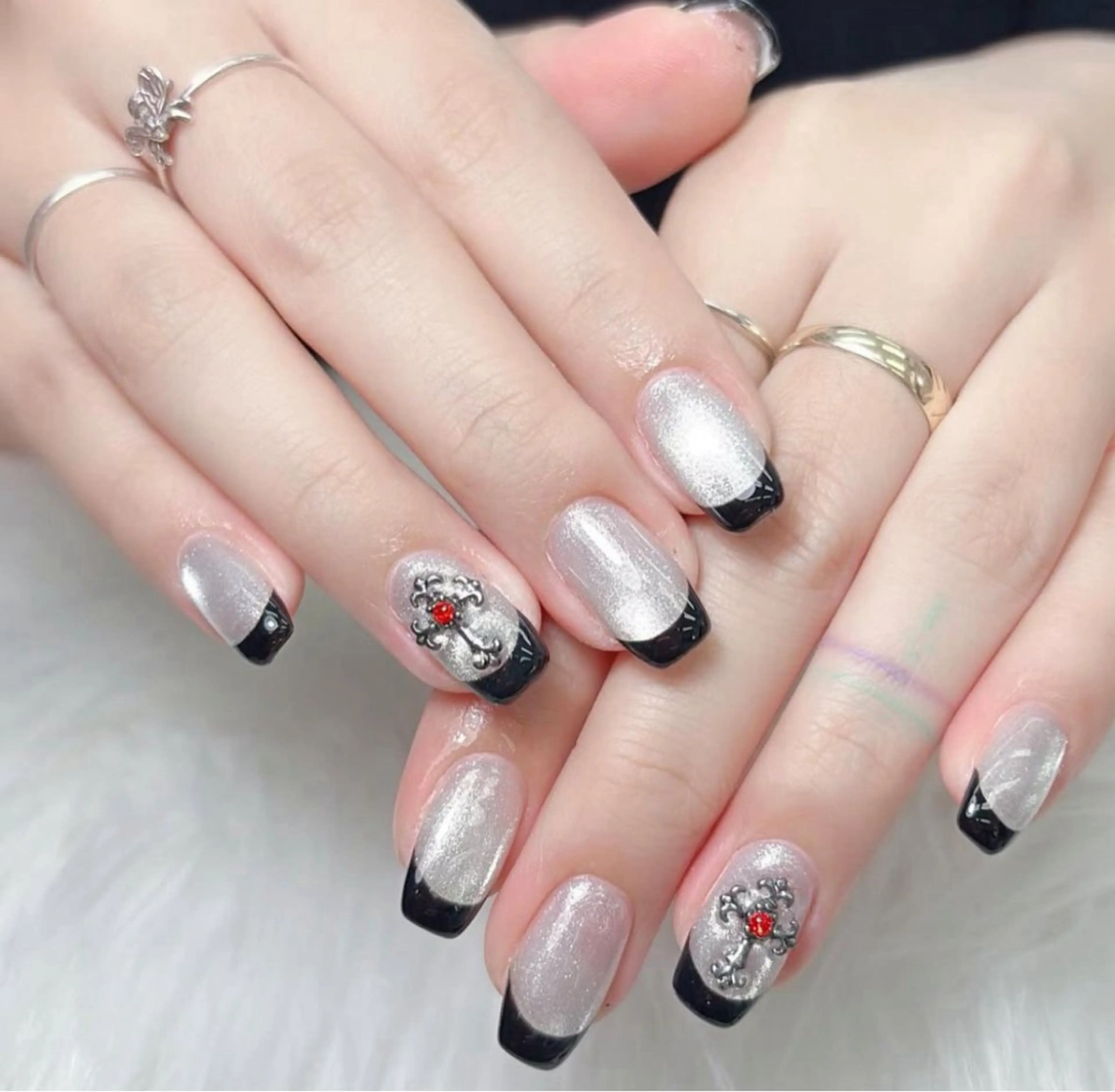 ネイル フレンチネイル キラキラネイル 水色 マグネットネイル ミラーネイル Lina nail所属・Luna 池袋のネイルデザイン