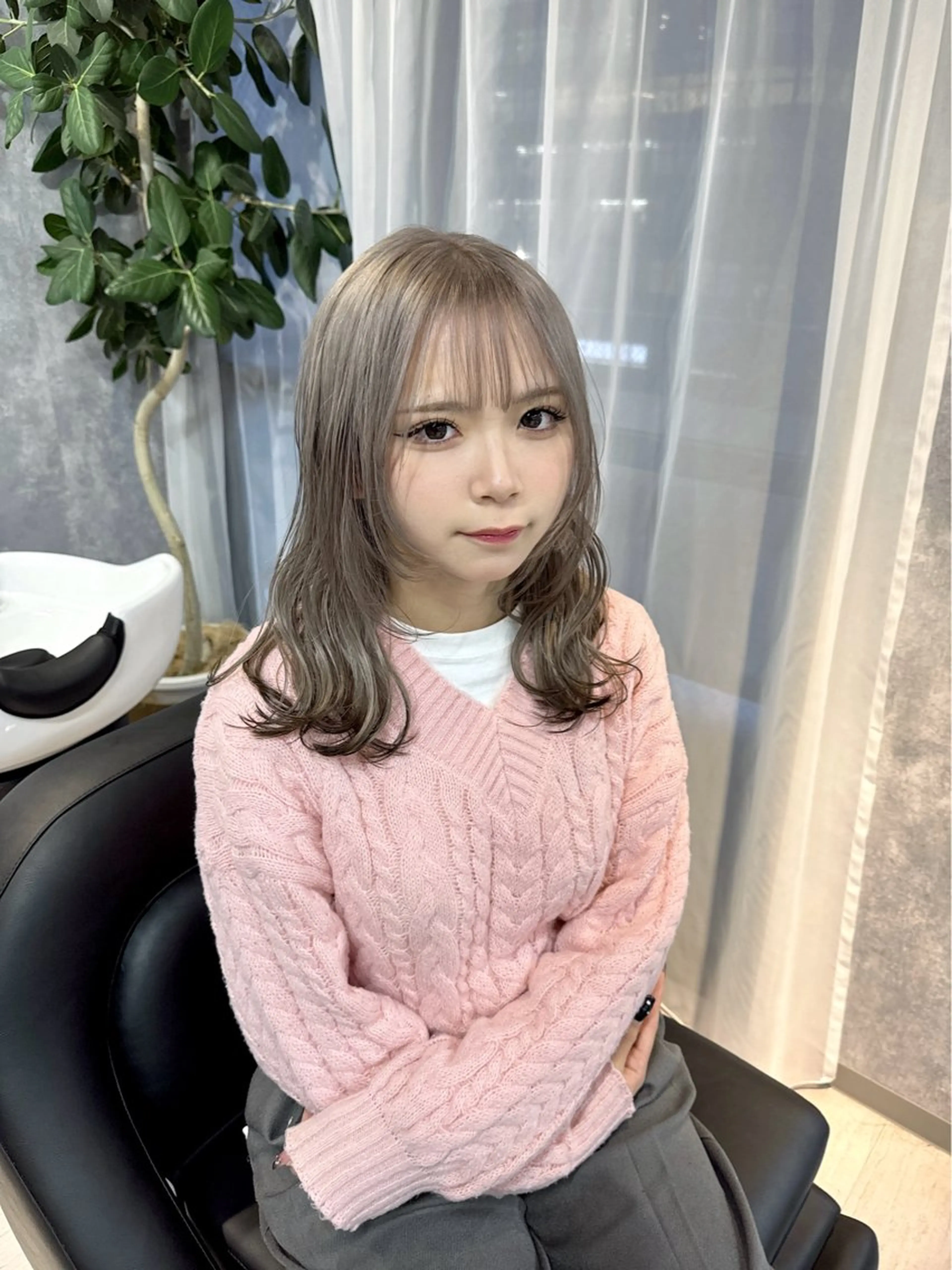 セミロング カラー ブリーチ ケアブリーチ ダブルカラー イヤリングカラー ハイトーンカラー 【.ico】心斎橋 飛田ゆうきのヘアスタイル