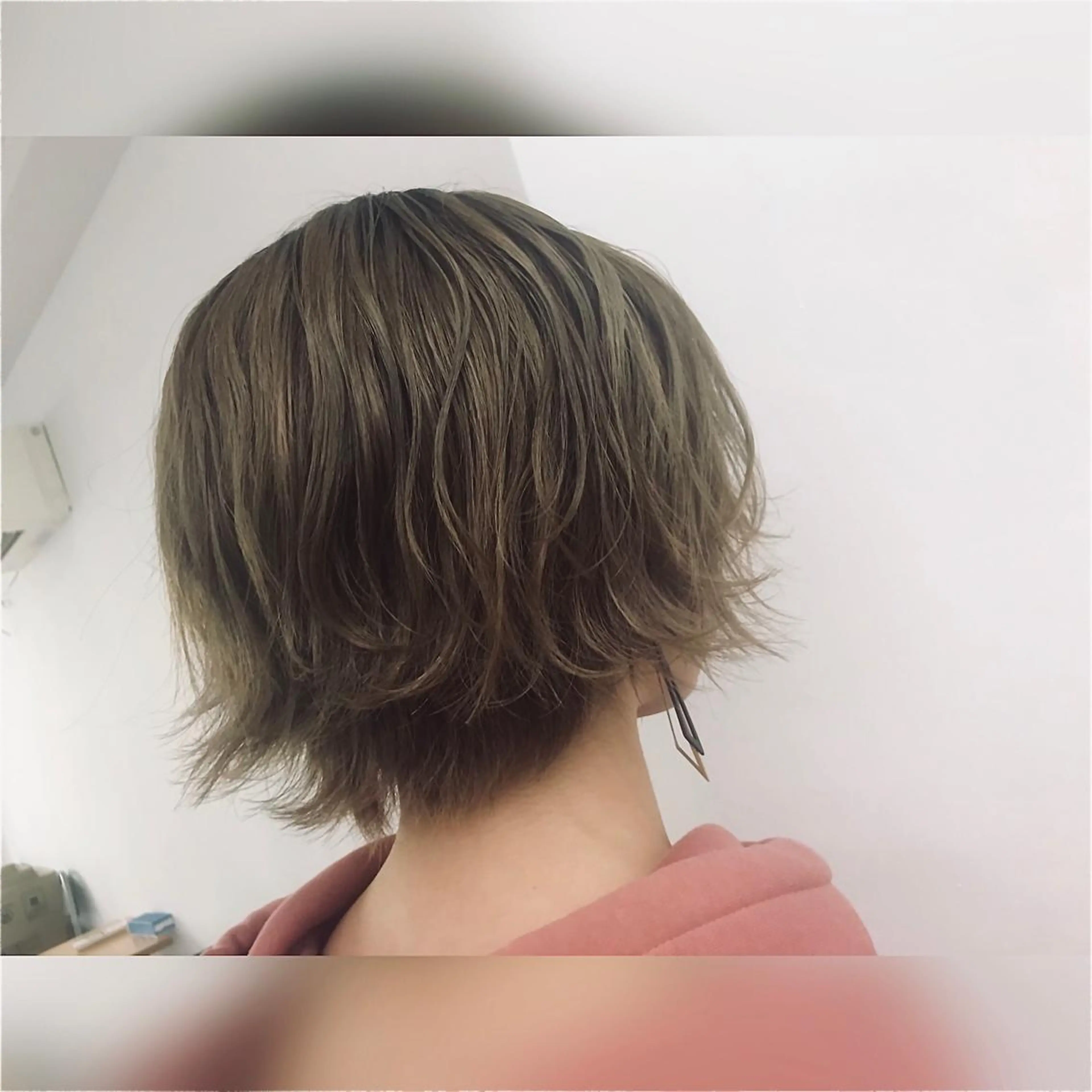 ショート カラー ベージュカラー ブリーチ ミルクティーベージュ マイ 【川口】のヘアスタイル