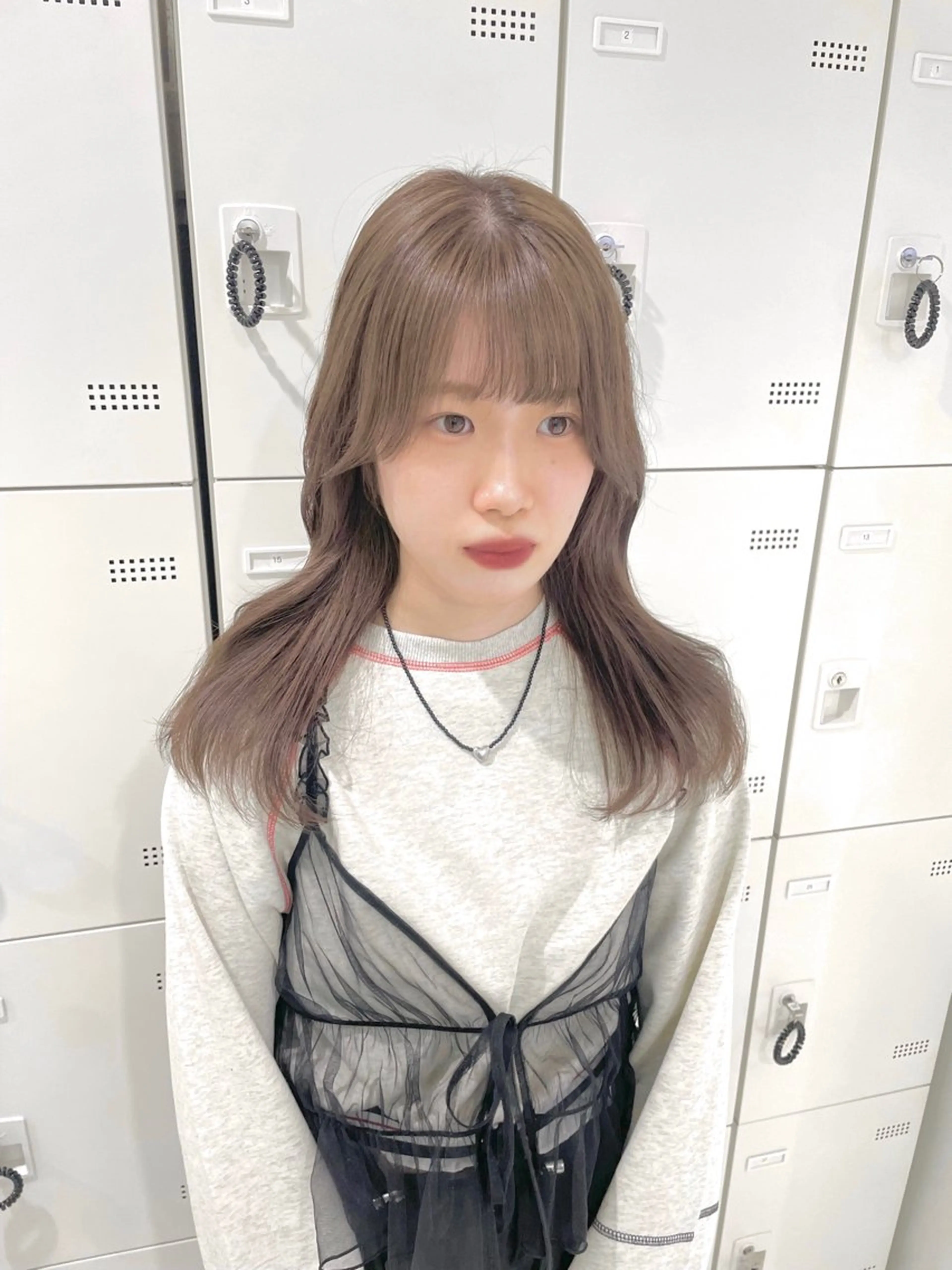 セミロング カラー パーマ ヘアアレンジ メンズ 透明感カラー・レイヤ ー🎀amika🎀のヘアスタイル