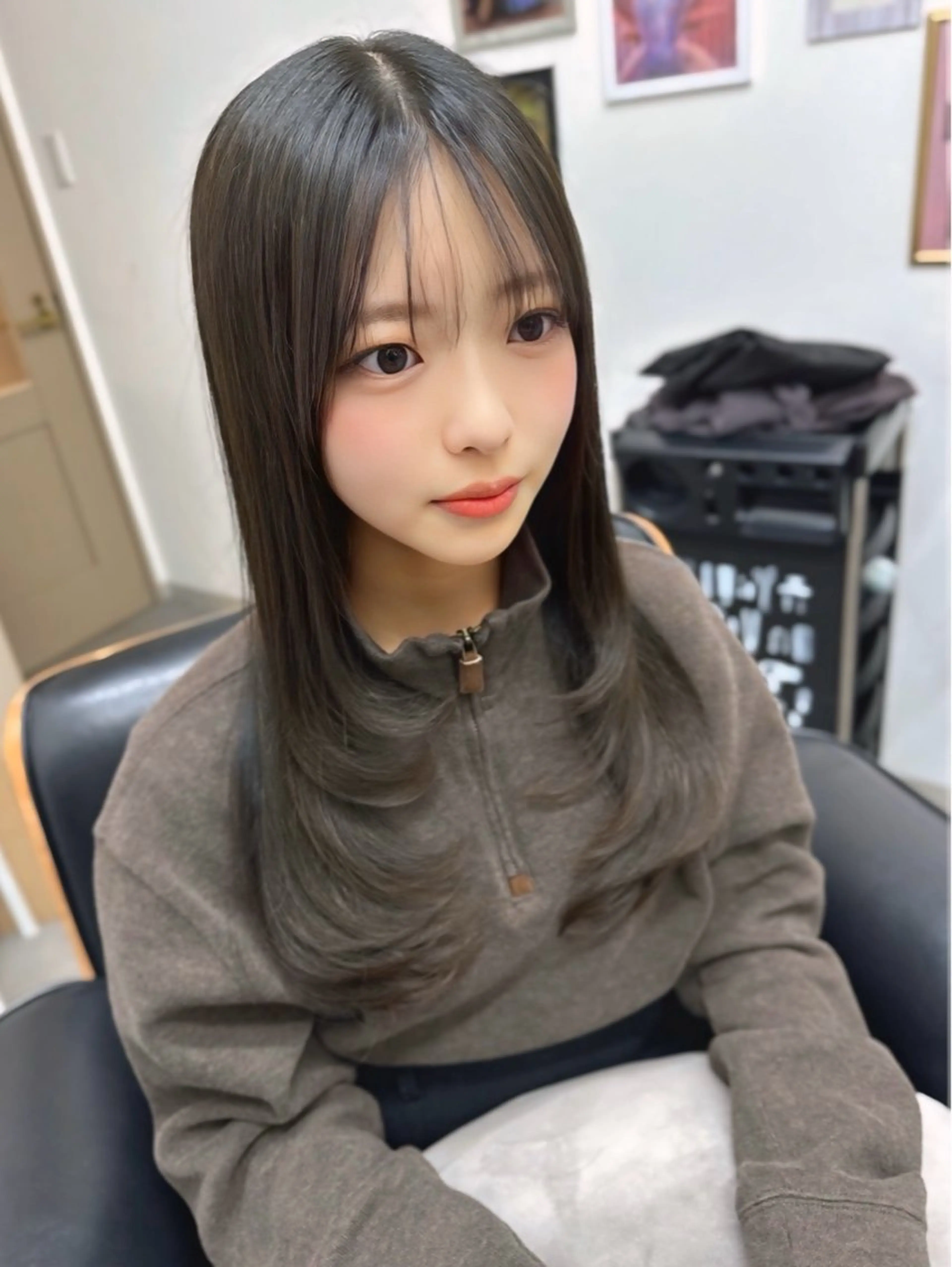 ロング カラー アディクシーカラー イルミナカラー クオルシアカラー 髪質改善 韓国風ヘア カット ヘアカラー トリートメント The Apartment of Solon 船橋 2nd所属・艶髪改善師/高橋潤 /レイヤーカットのヘアスタイル