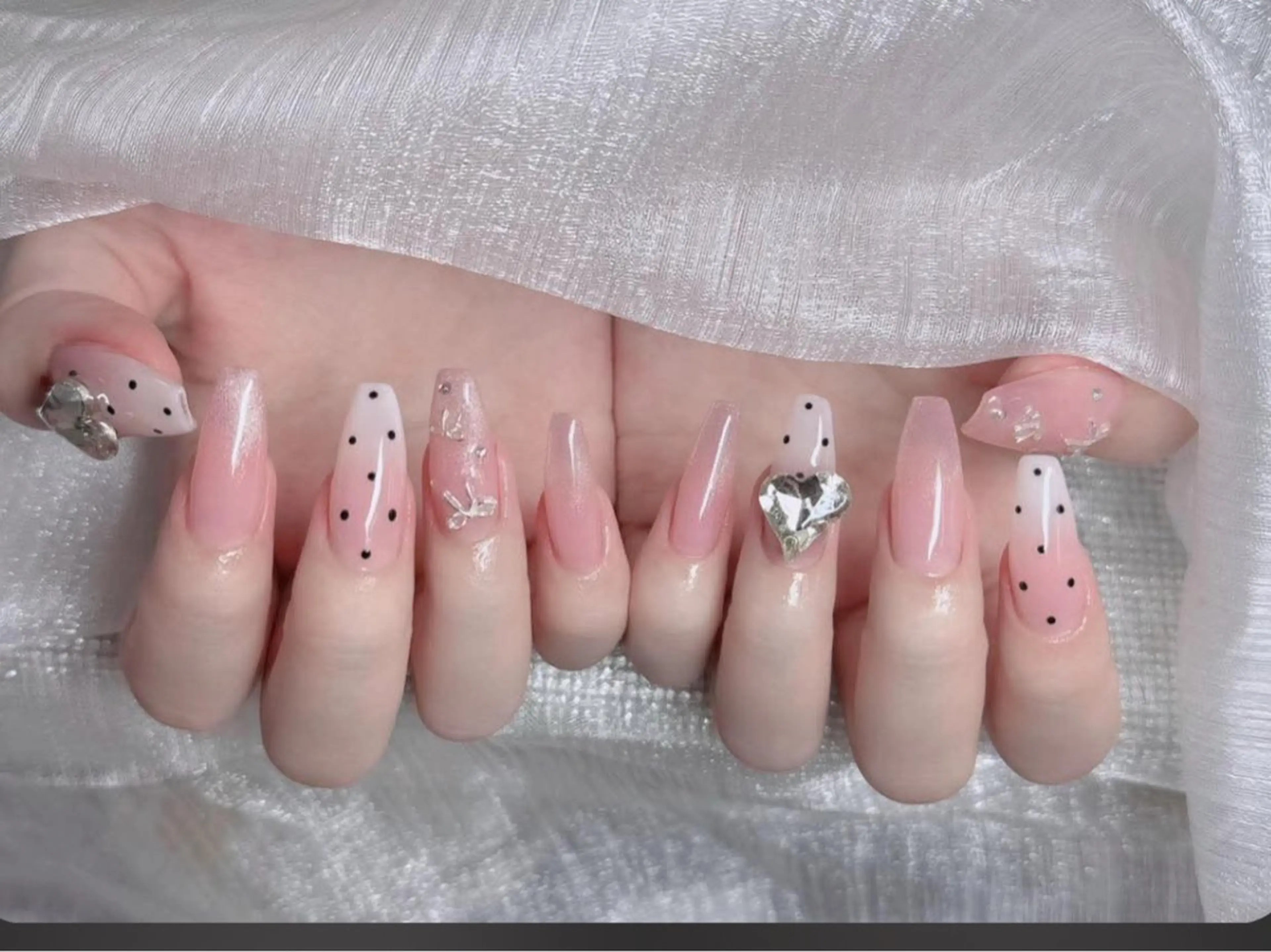 ネイル フレンチネイル ジェルネイル ガラスフレンチ ハロウィン ハート ハンドネイル H.baby Nail Salonのネイルデザイン