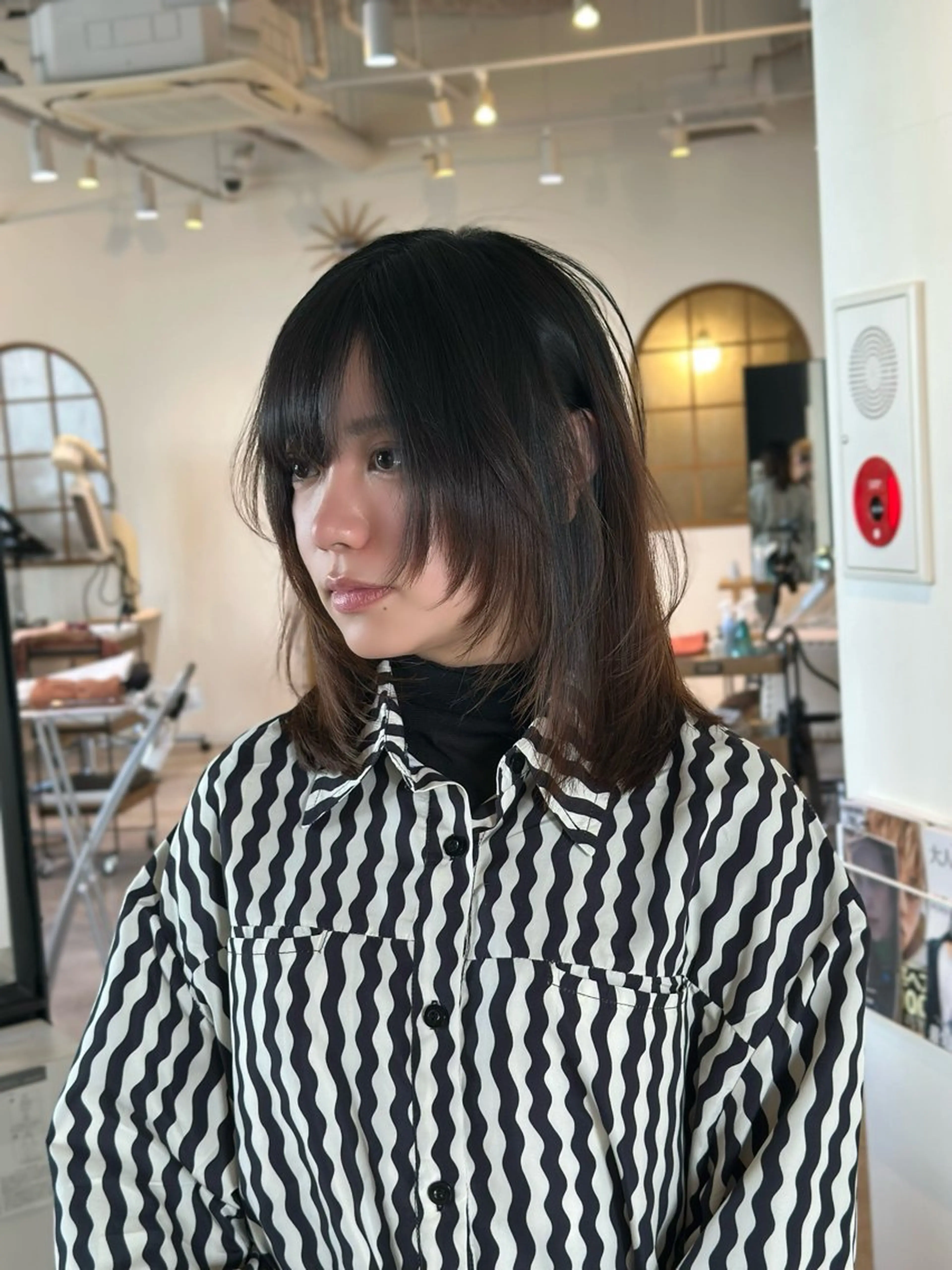 ミディアム ハッシュカット レイヤーカット ウルフカット カット 大阪ウルフカット ハッシュカットのヘアスタイル