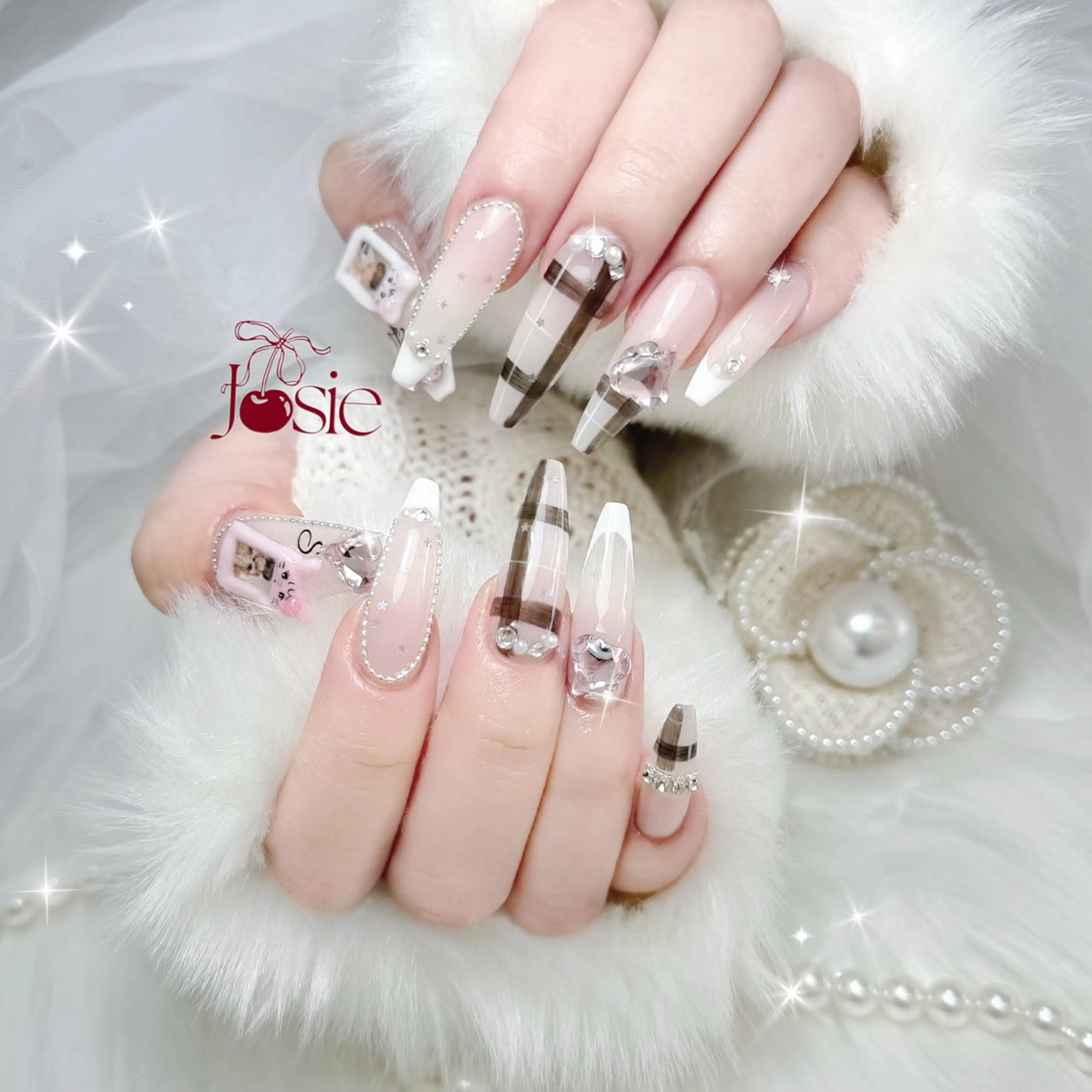 ネイル キラキラネイル 韓国ネイル ロングネイル ワンホンネイル ハンドネイル Josie nail salonのネイルデザイン