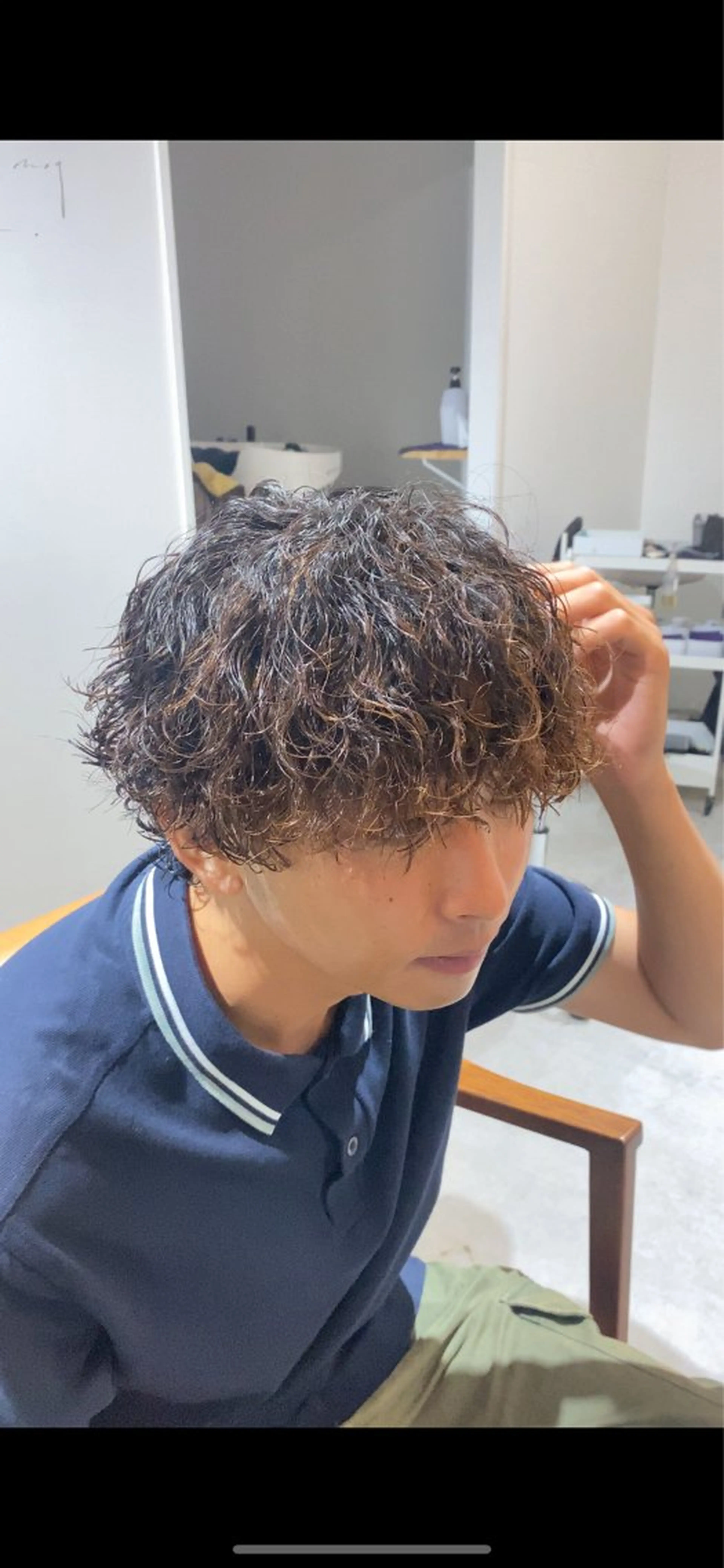 ショート パーマ メンズ 鳴海 稜真のヘアスタイル
