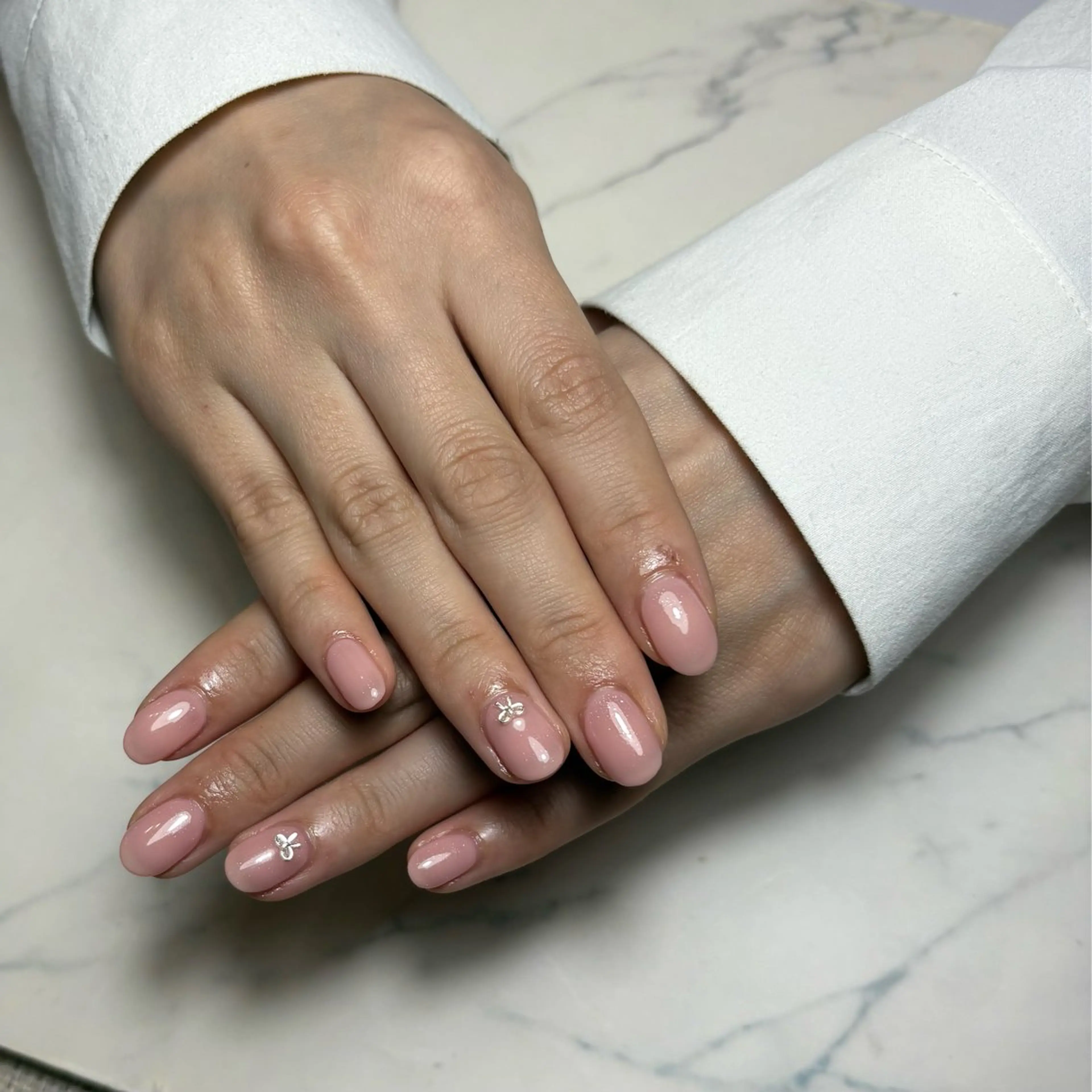 ネイル ワンカラーネイル リボン 💫 さりのネイルデザイン