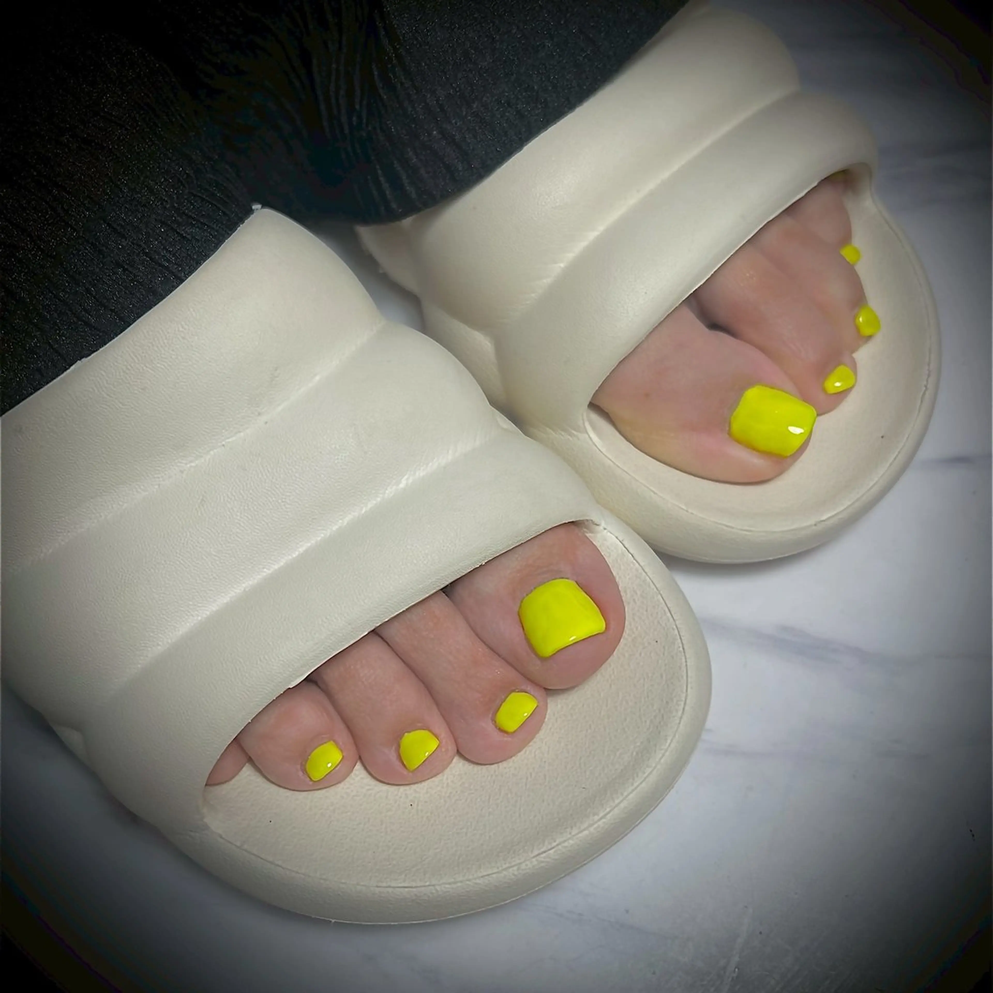 ネイル フットネイル 夏ネイル freesia Manamiのネイルデザイン