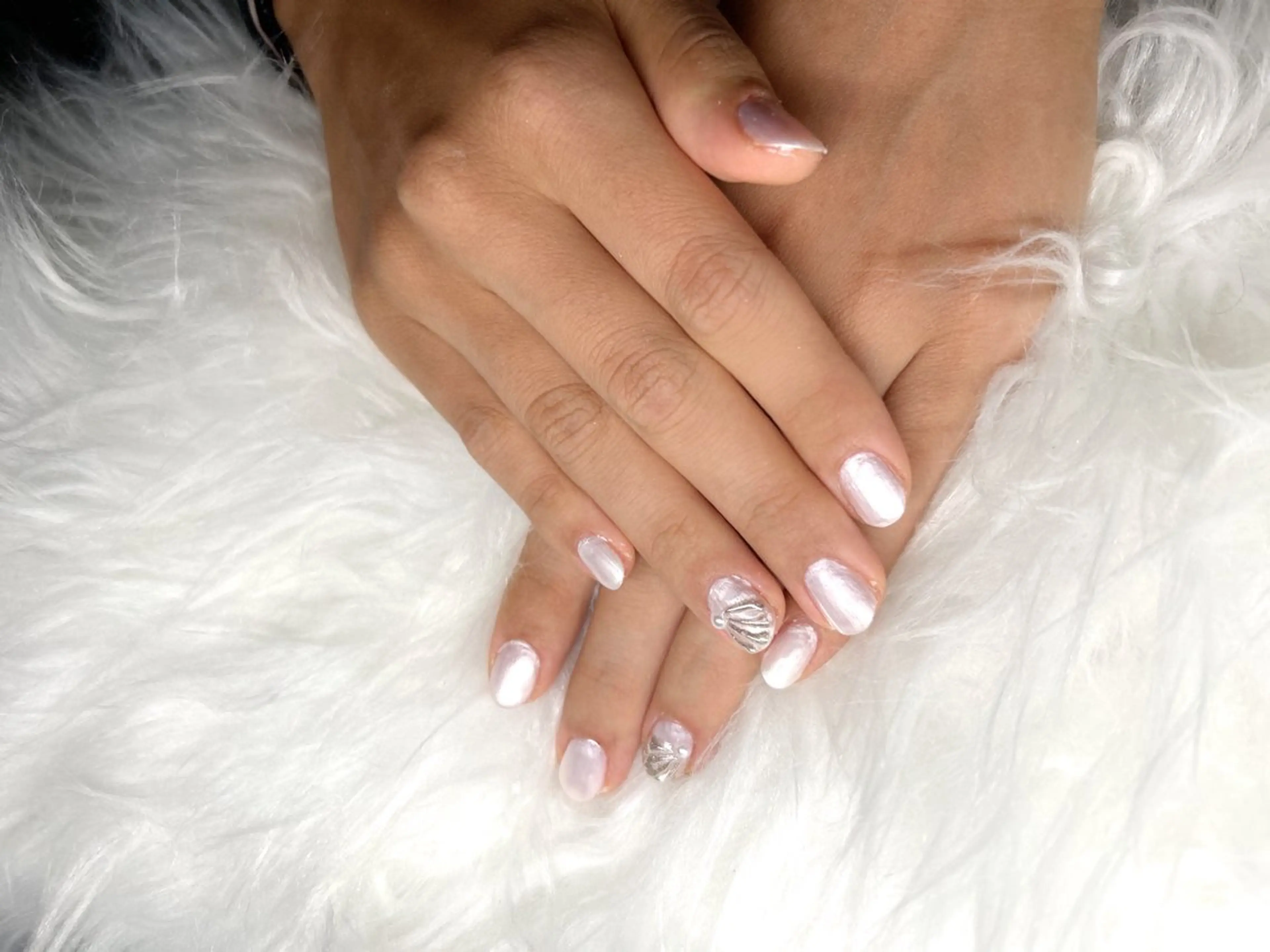 ネイル ホワイト Salon's Dooのネイルデザイン