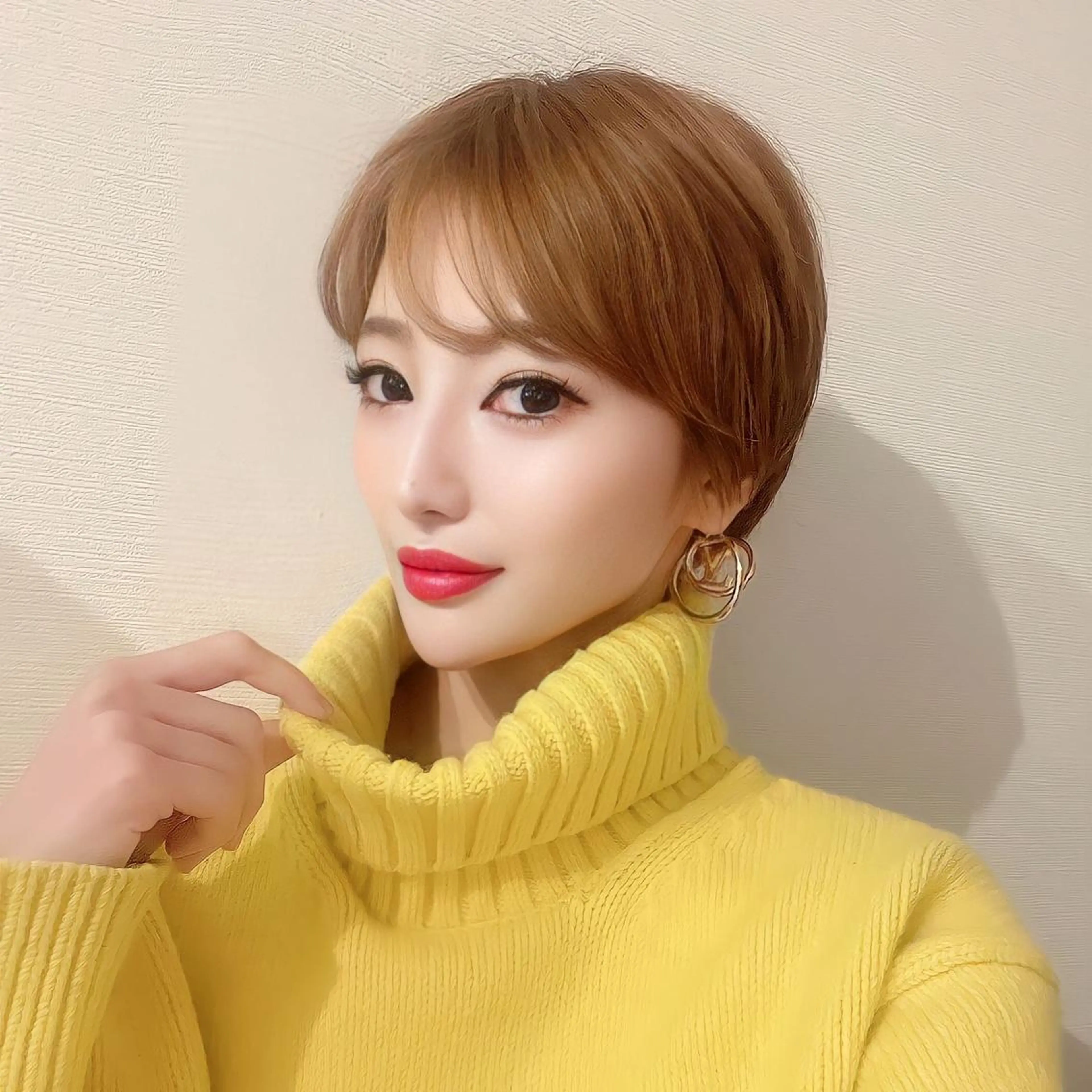 ショート カラー パーマ ヘアアレンジ メンズ キッズ ネイル マツエク・マツパ アイブロウ メンズインナーカラー メンズ韓国風 黒髪 ブルーカラー ブルーブラック カット ヘアカラー トリートメント 武田涼レイヤーカット 髪質改善×縮毛矯正のヘアスタイル