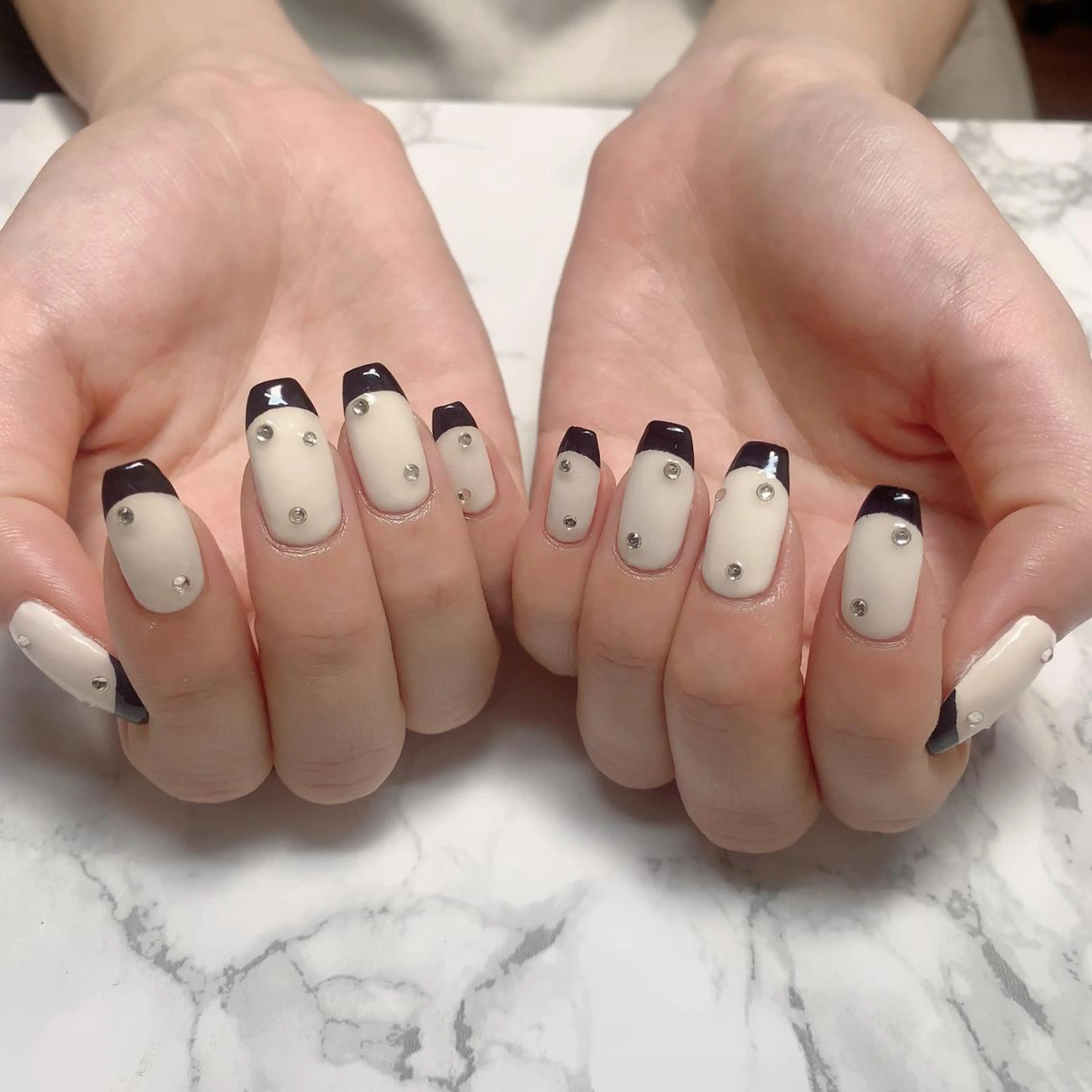 ネイル はな💎ネイル ワンホン、長さ出しのネイルデザイン