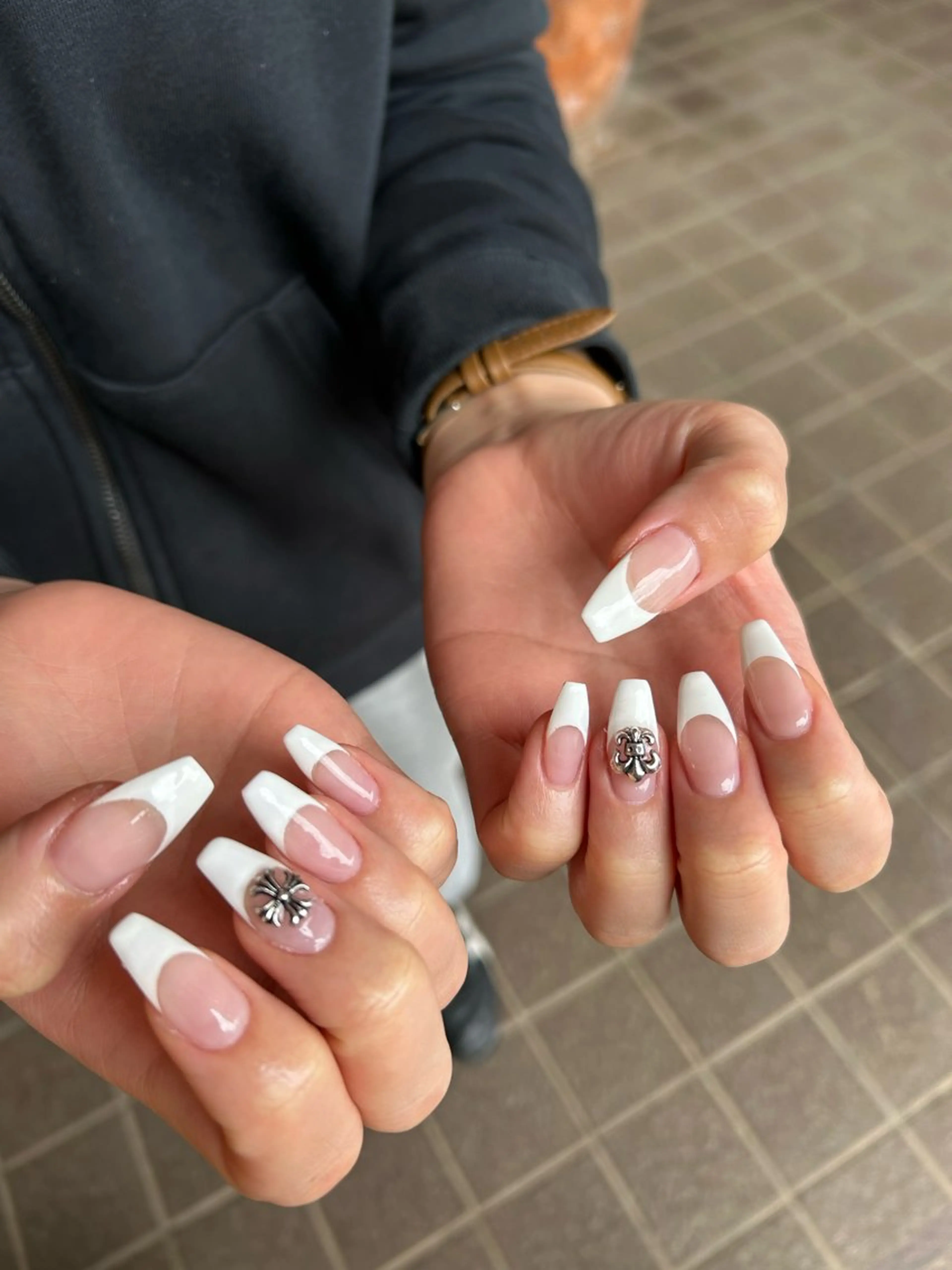 練習モデル チップ長さだし オフあり ベースカラー付きフレンチネイル🩰🤍の写真