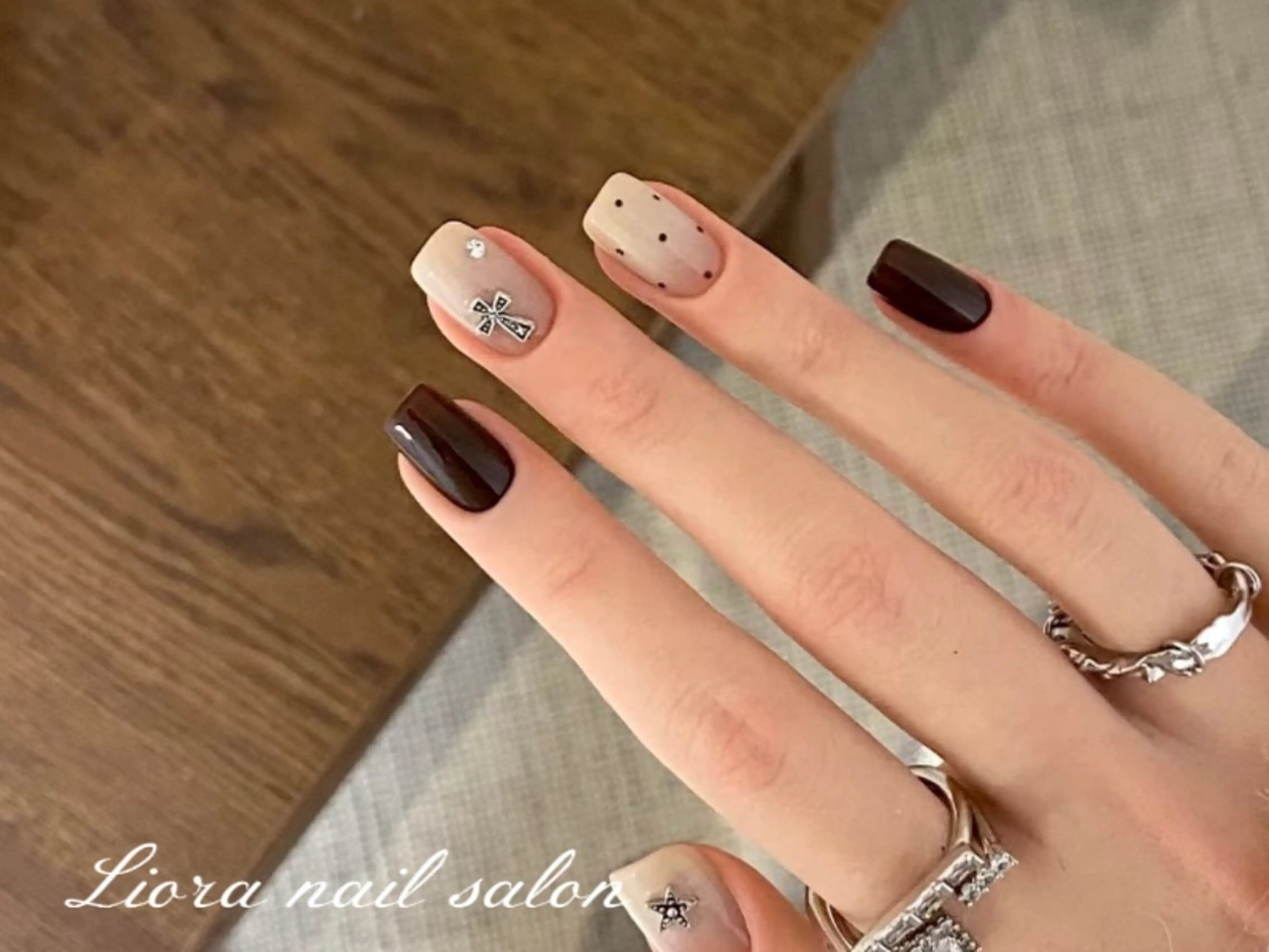 ネイル チークネイル フットネイル フレンチネイル ジェルネイル ガーリー ハンドネイル Liora nail 1のネイルデザイン