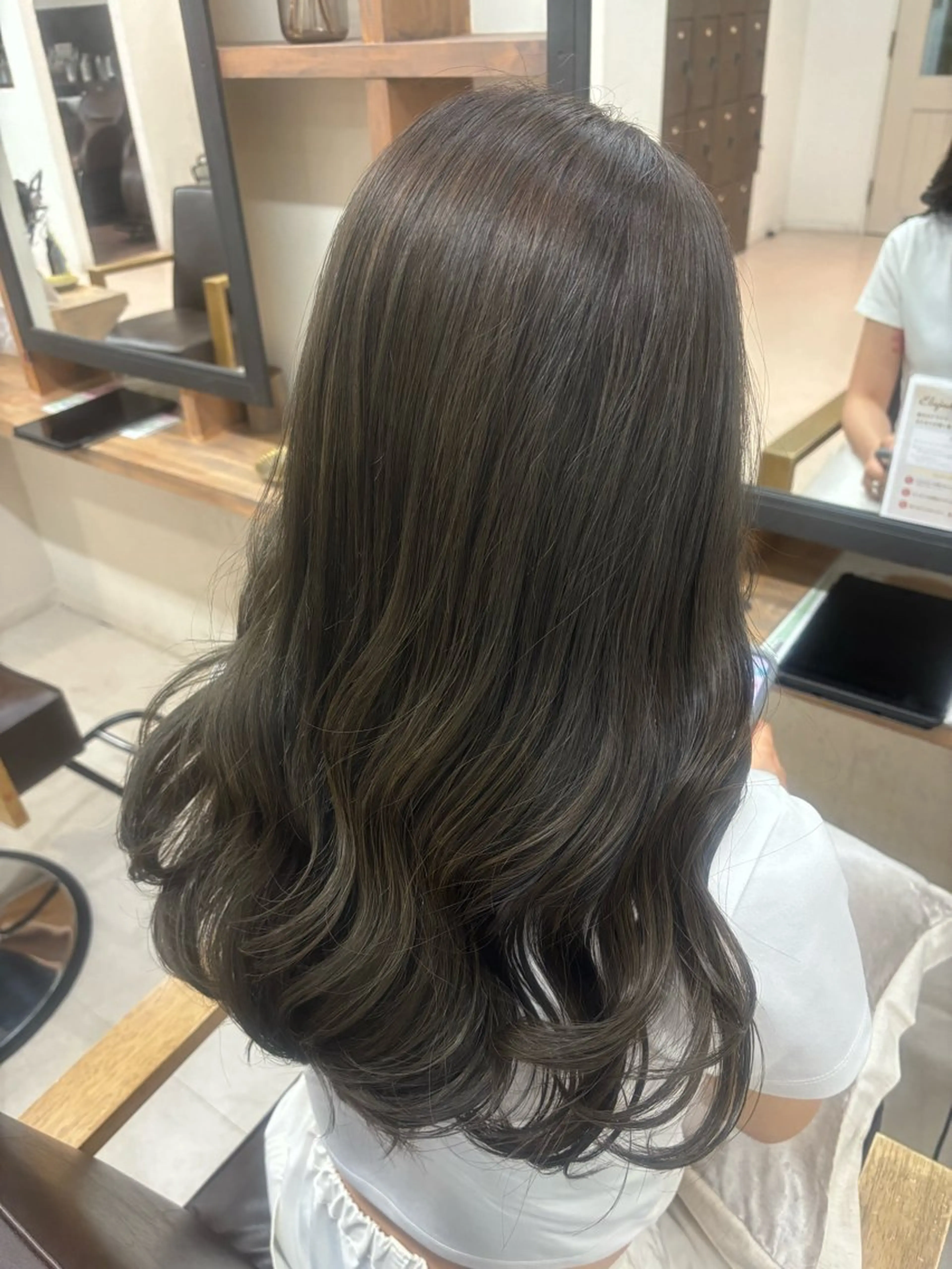 ロング カラー ブリーチ グレージュ イルミナカラー シアーグレージュ 縮毛矯正 室谷 ゆりあのヘアスタイル