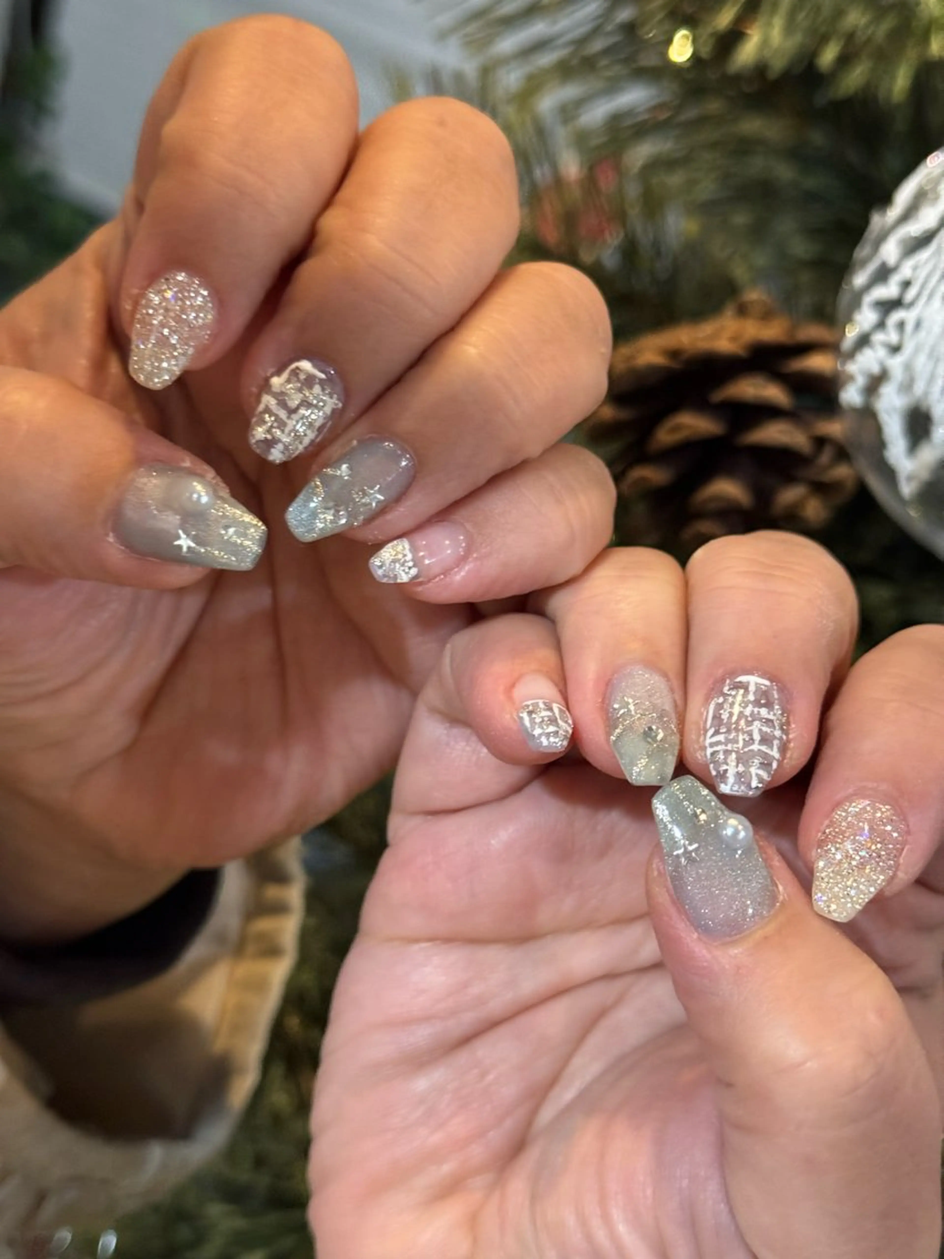 ネイル 冬ネイル クリスマス Mahiru ➰🎀🤍のネイルデザイン