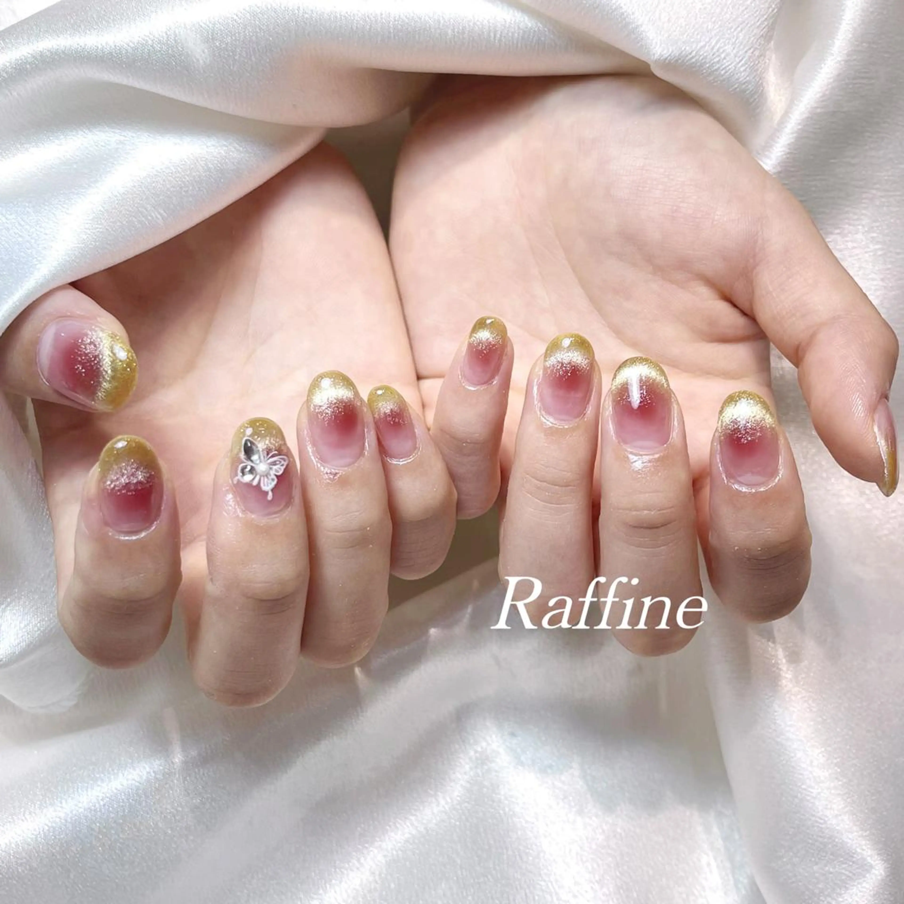 ネイル RAFFINE haru🦋🩵のネイルデザイン