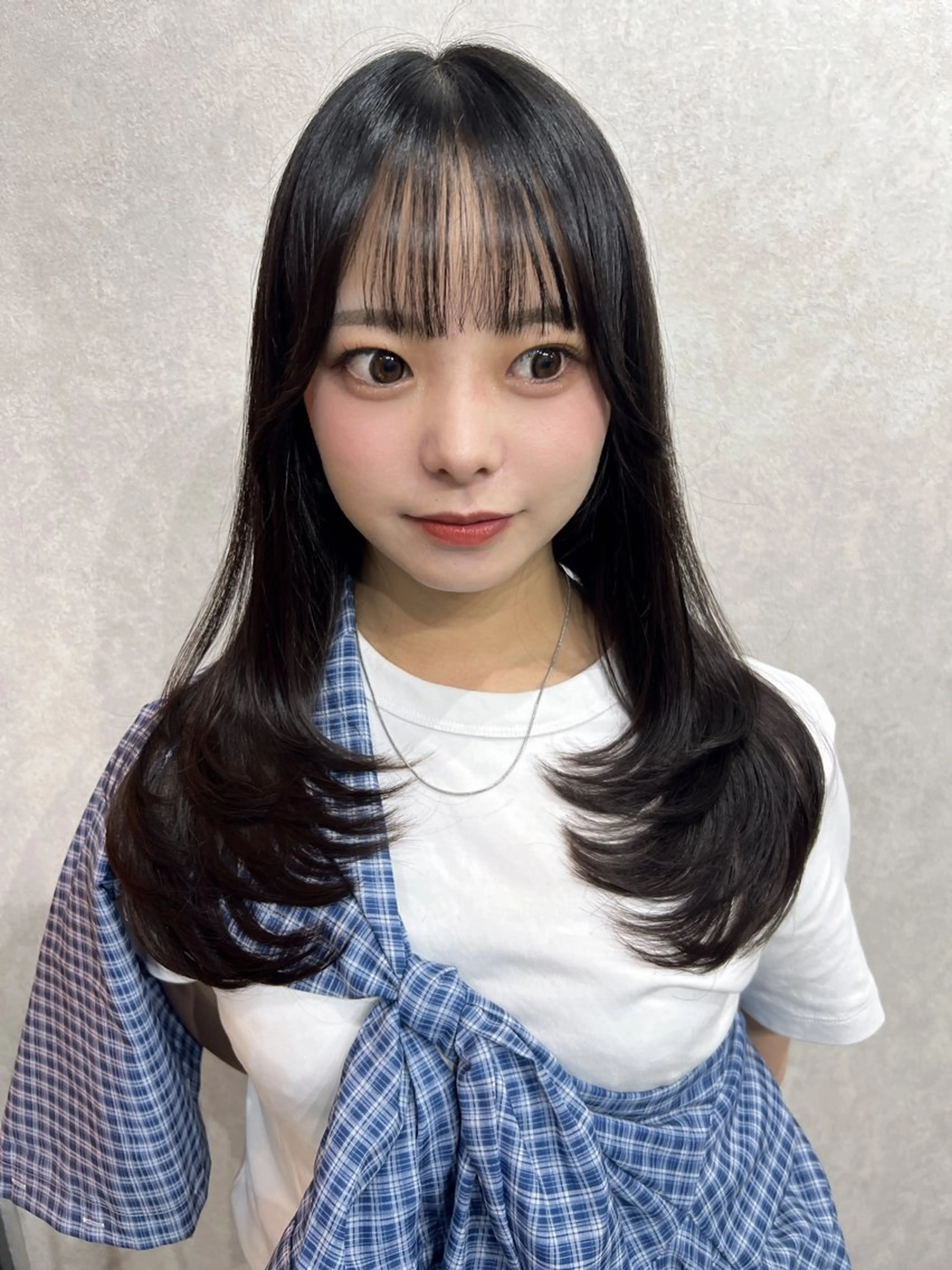 ロング カット ヘアカラー トリートメント maya レイヤーカットのヘアスタイル