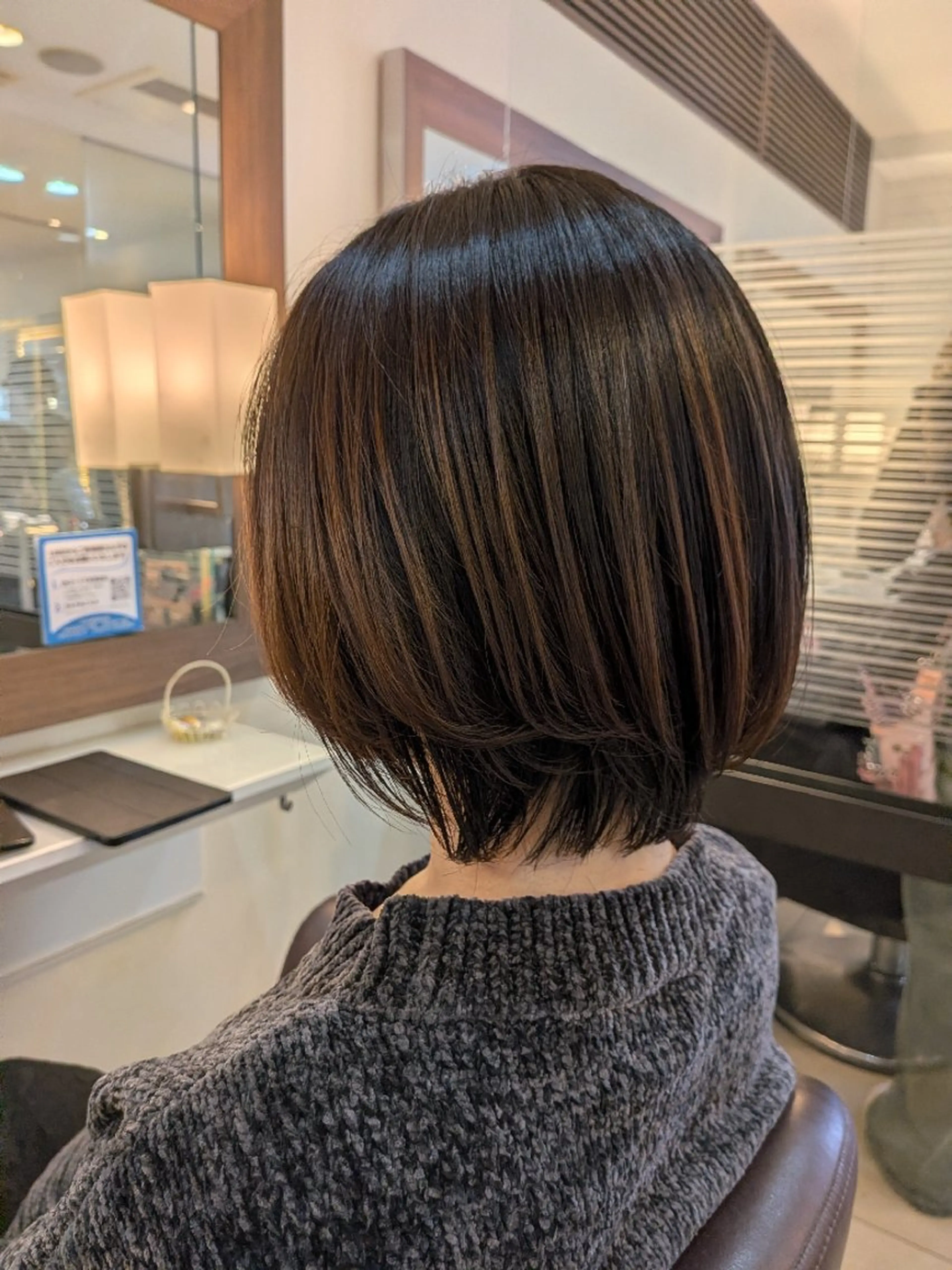 ショート カラー ショートボブ 丸みショート ボブ くびれヘア くせ毛 カット　カラー　ボブ ショート切りっぱなしのヘアスタイル