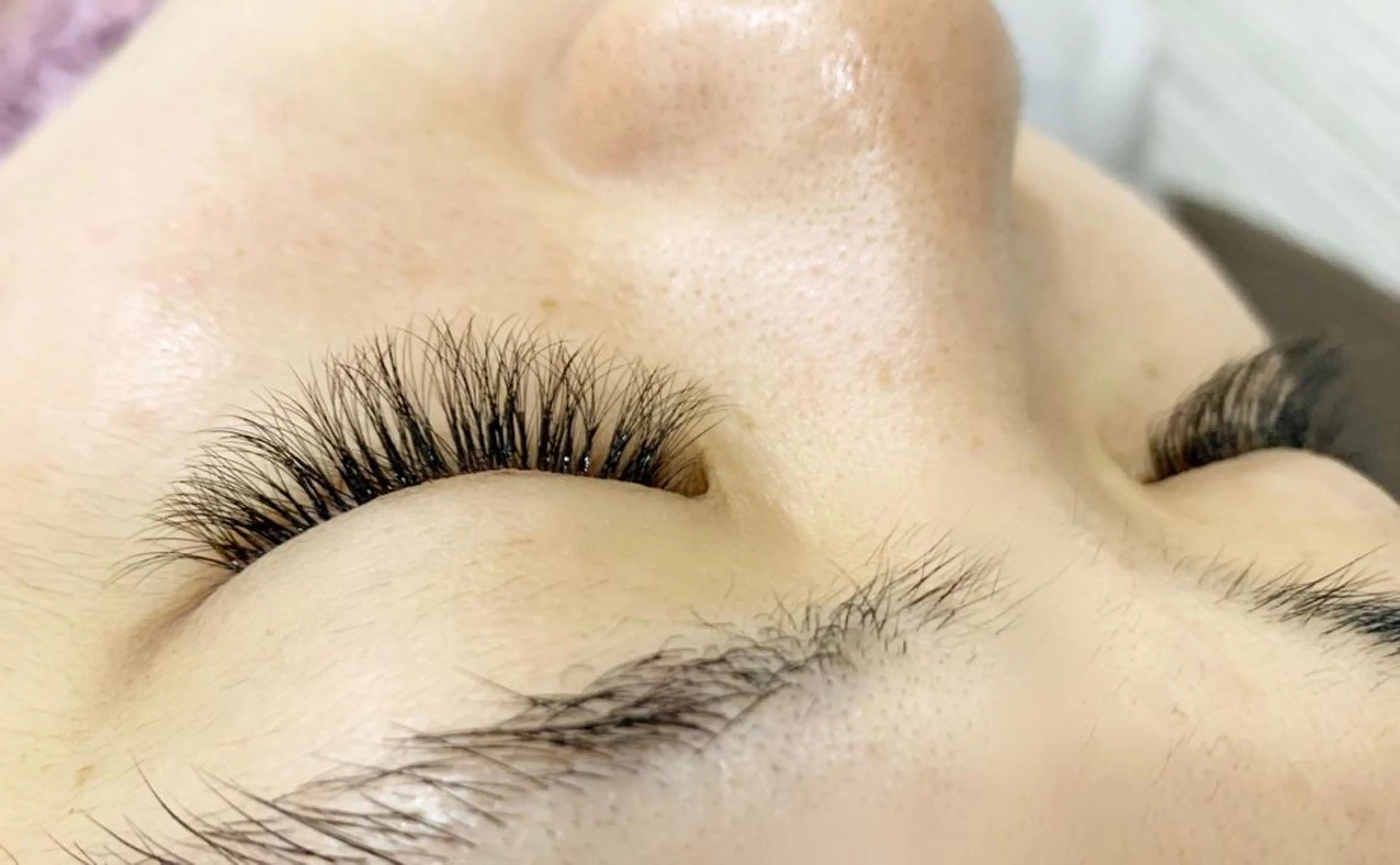 マツエク・マツパ ボリュームラッシュ 小林 美央のヘアスタイル