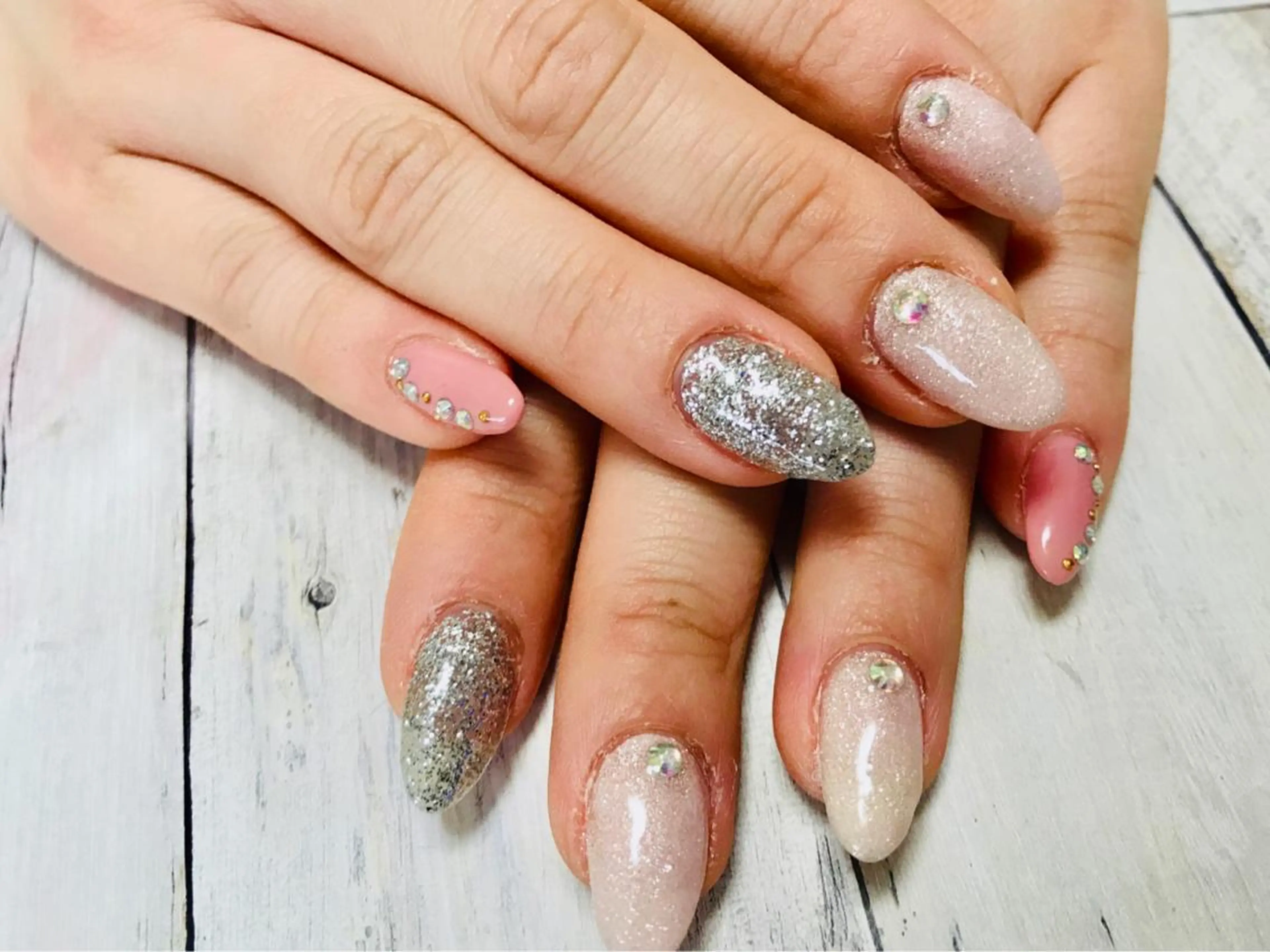 ネイル シンプルネイル nico.nico.mark NAIL所属・小林 梓のエステ・リラクイメージ