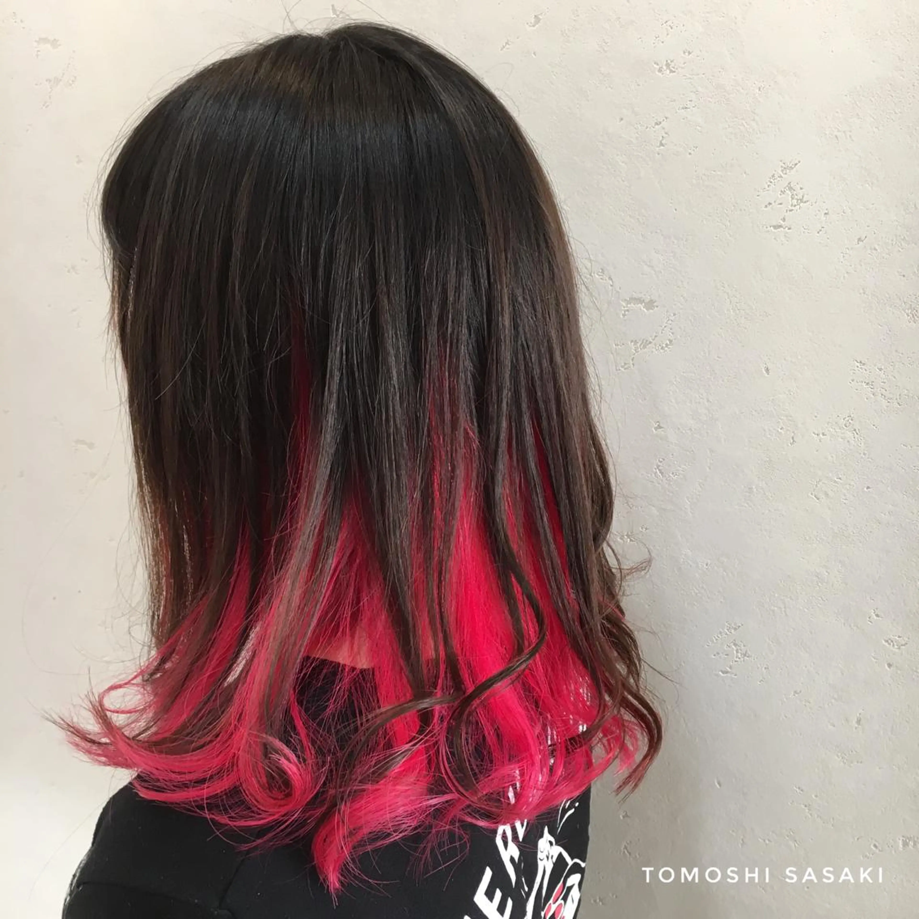 カラー ササキ トモシのヘアスタイル