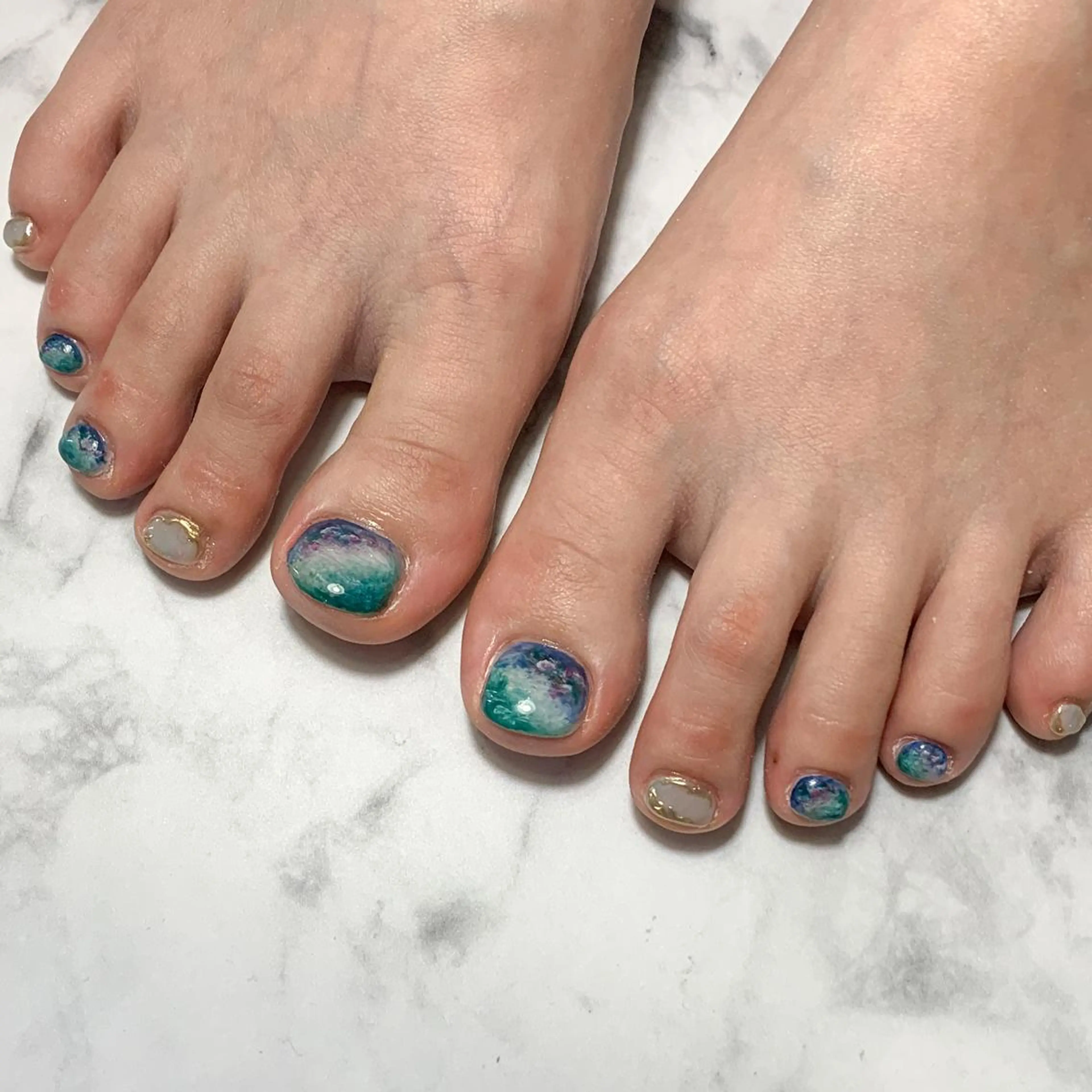 ネイル フットネイル FIORITURA aiのネイルデザイン