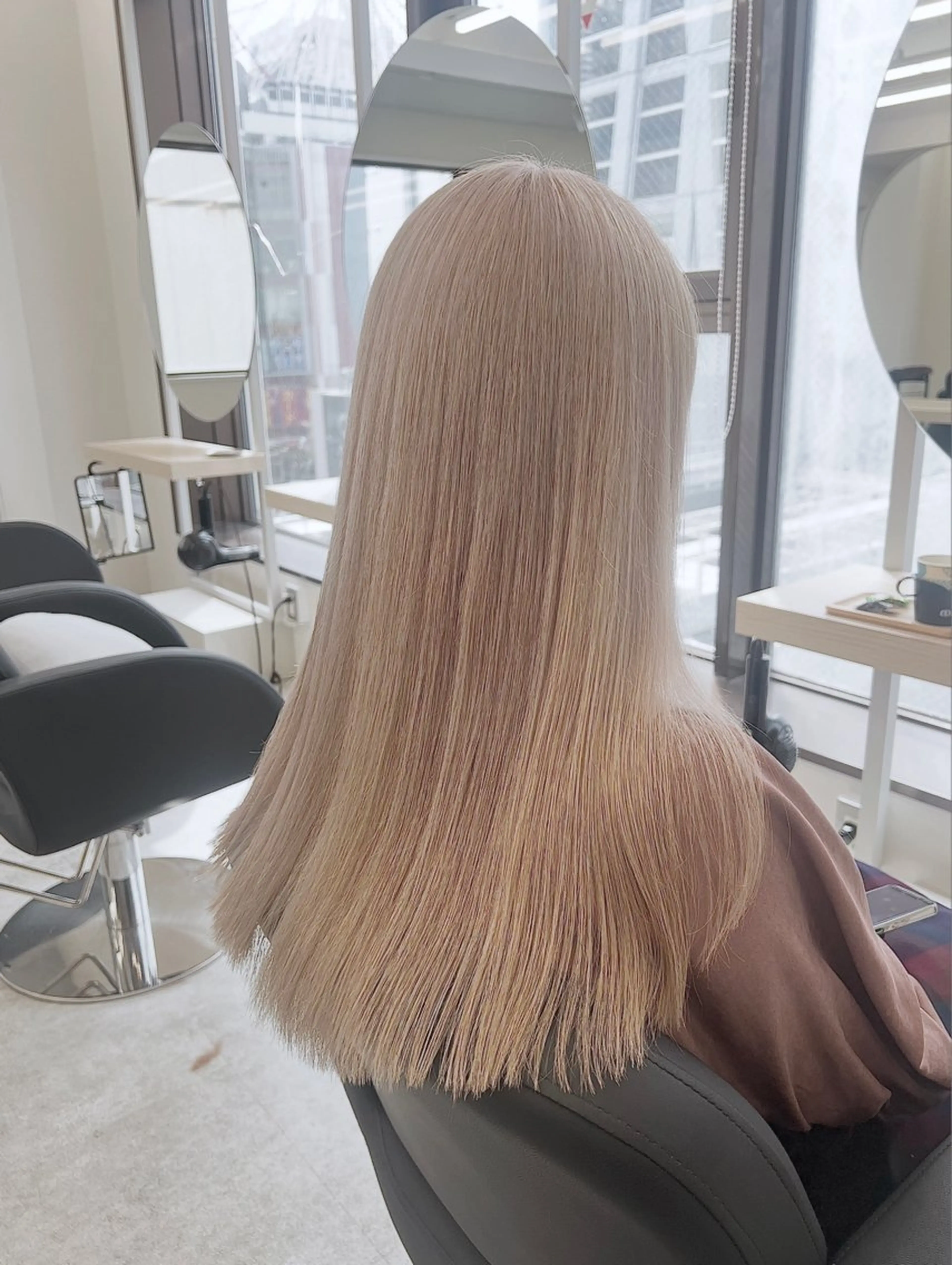 ロング MINA / 韓国 🇰🇷ハイトーンのヘアスタイル