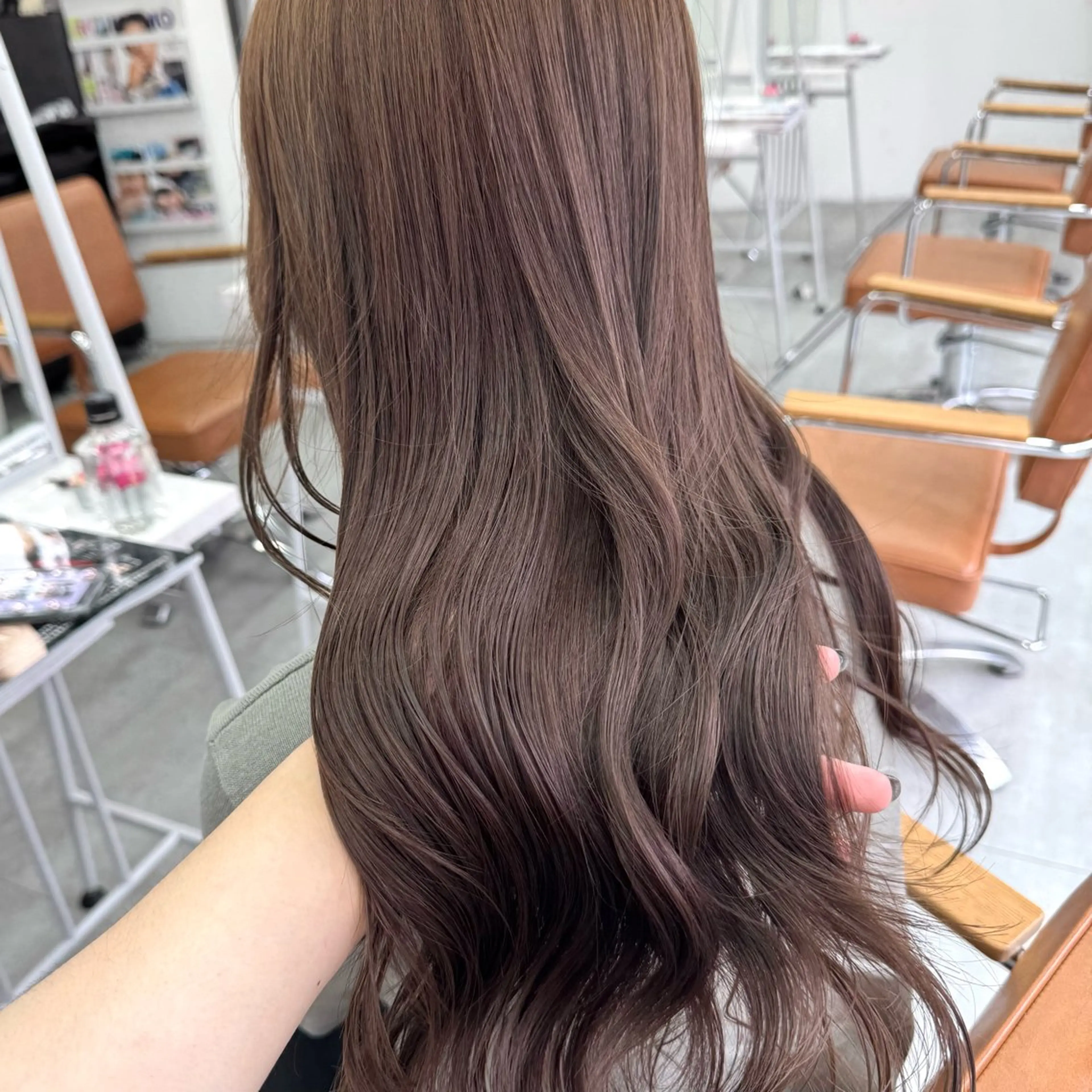 ロング カラー ヘアアレンジ ヘアカラー ブリーチなしカラー /ベージュ/安形翔のヘアスタイル