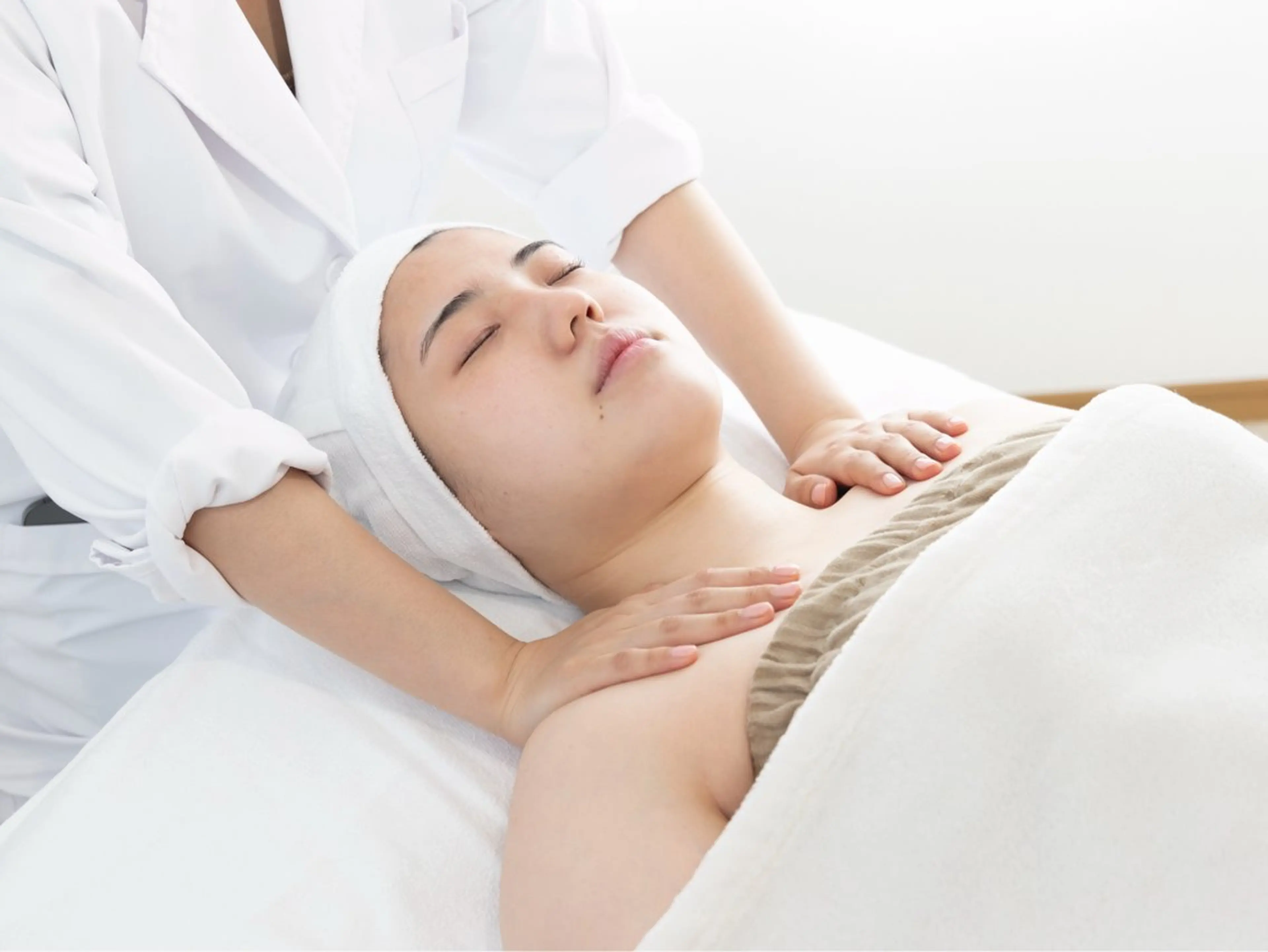 ハーブピーリング /毛穴ケア/脱毛/韓国ツヤ肌専門店【HARU.】所属・韓国ツヤ肌ピーリング ハーブ脱毛HARU.のエステ・リラクイメージ