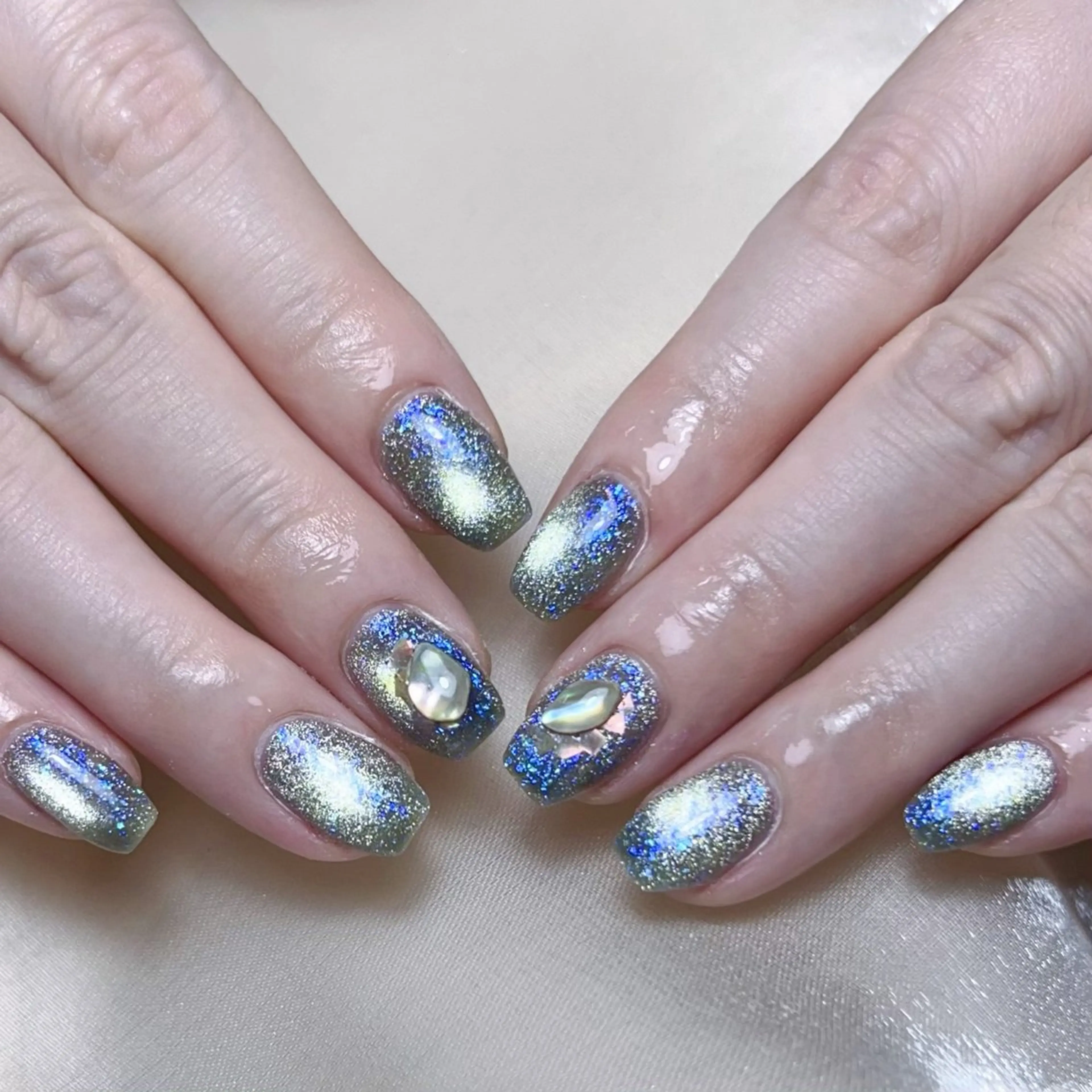 メンズ ネイル メンズ韓国風 アートネイル オーロラネイル ガーリー キラキラネイル ハンドネイル Nail salon 木にいるのネイルデザイン