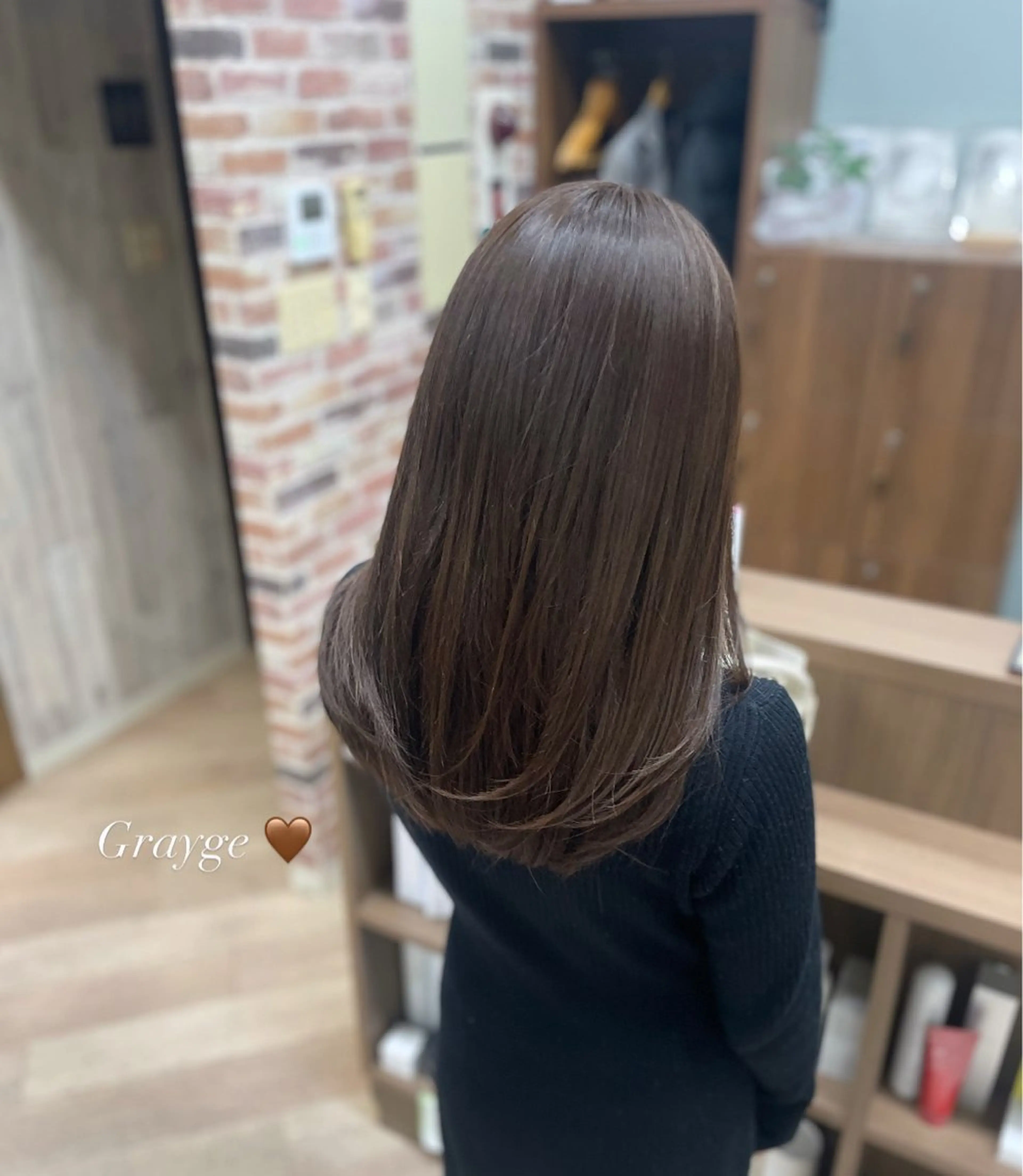 ロング カラー グレージュ レイヤーカット シミズ カエデ🍁のヘアスタイル