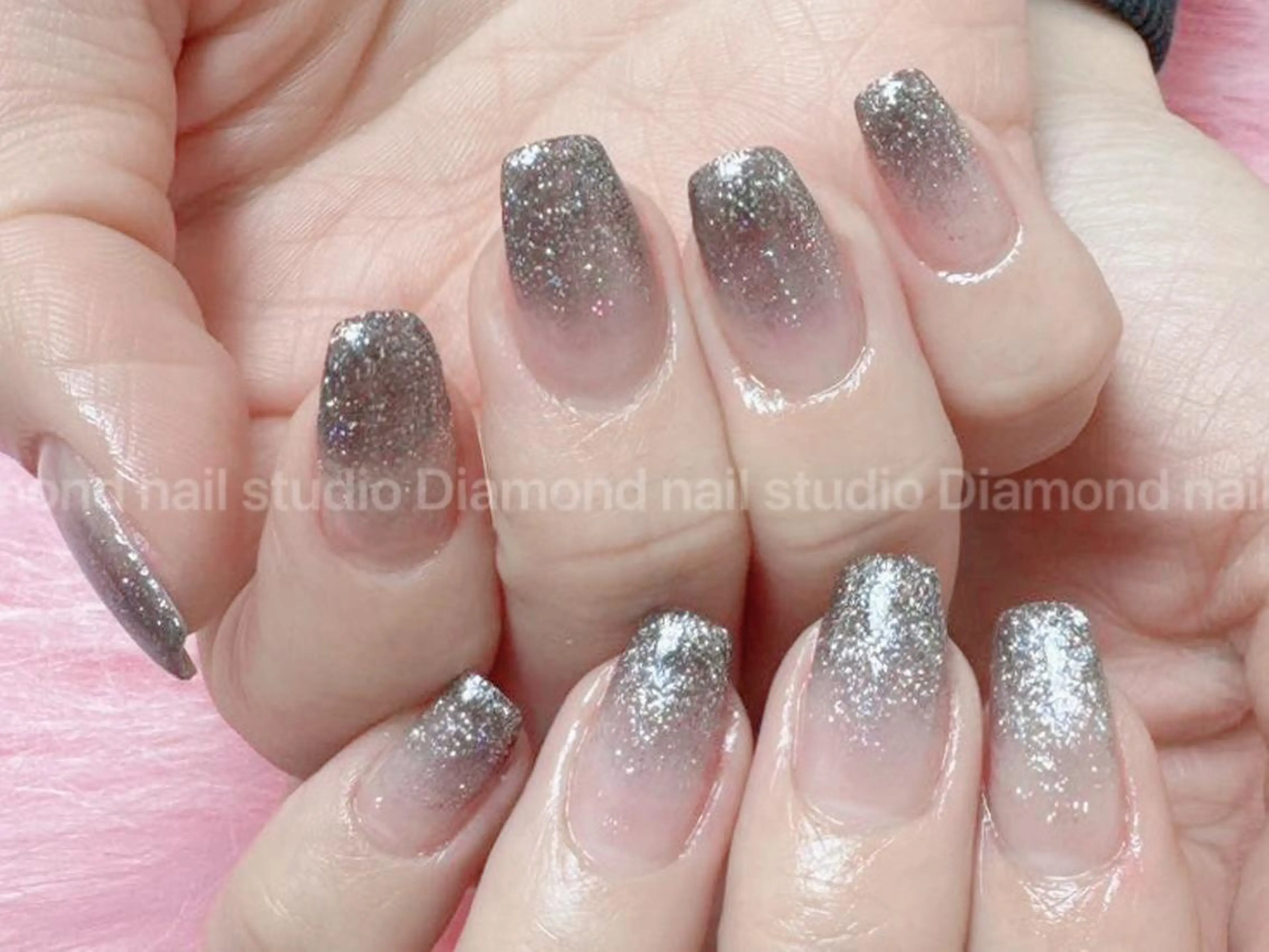 ネイル グラデーション ラメ(グリッター) ラメグラデーション ワンカラーネイル ハンドネイル DIAMOND 💅のネイルデザイン