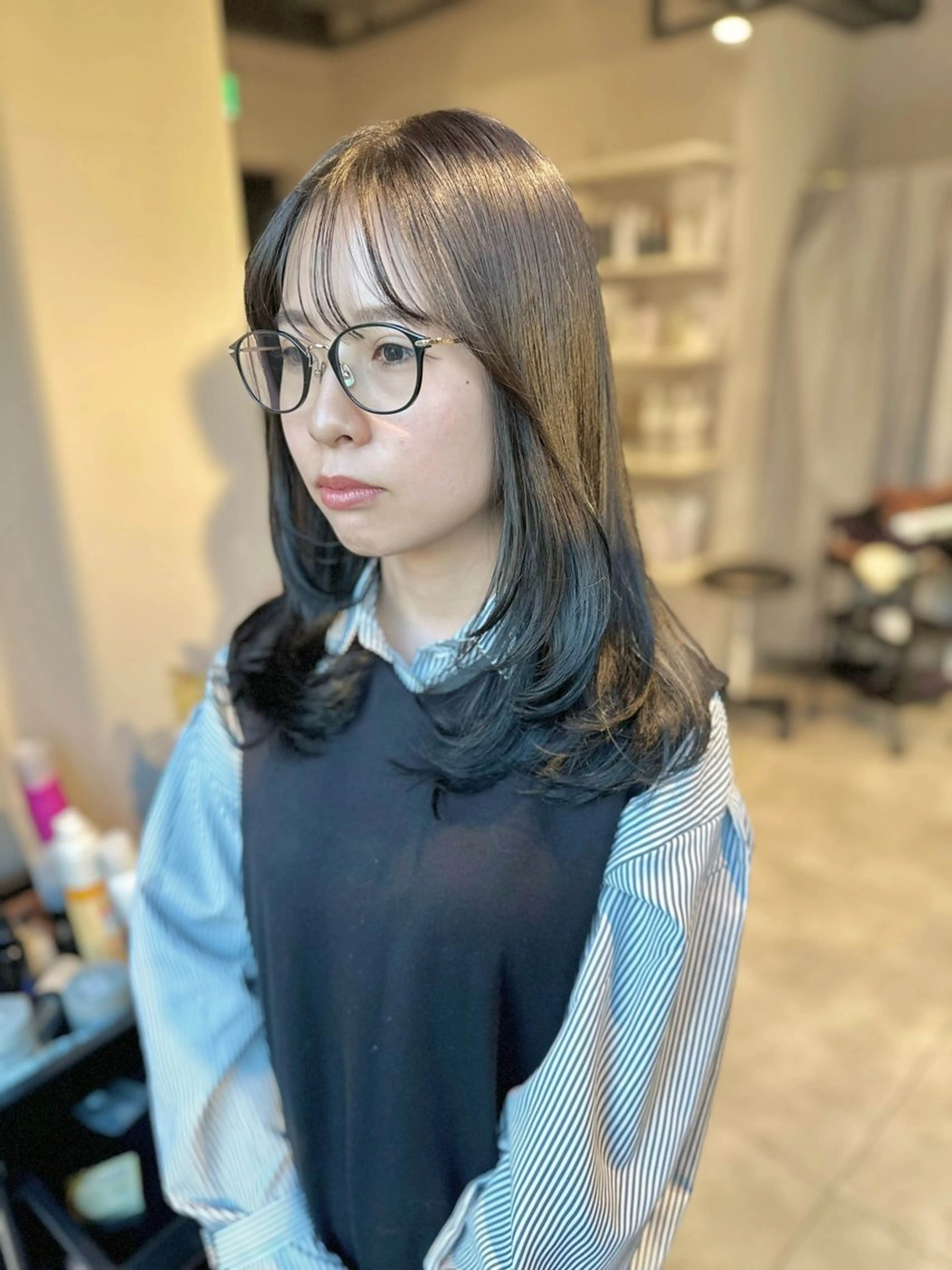 セミロング 髪質改善 レイヤーカット トリートメント カット トリートメント KURO/韓国ヘア /レイヤーカットのヘアスタイル