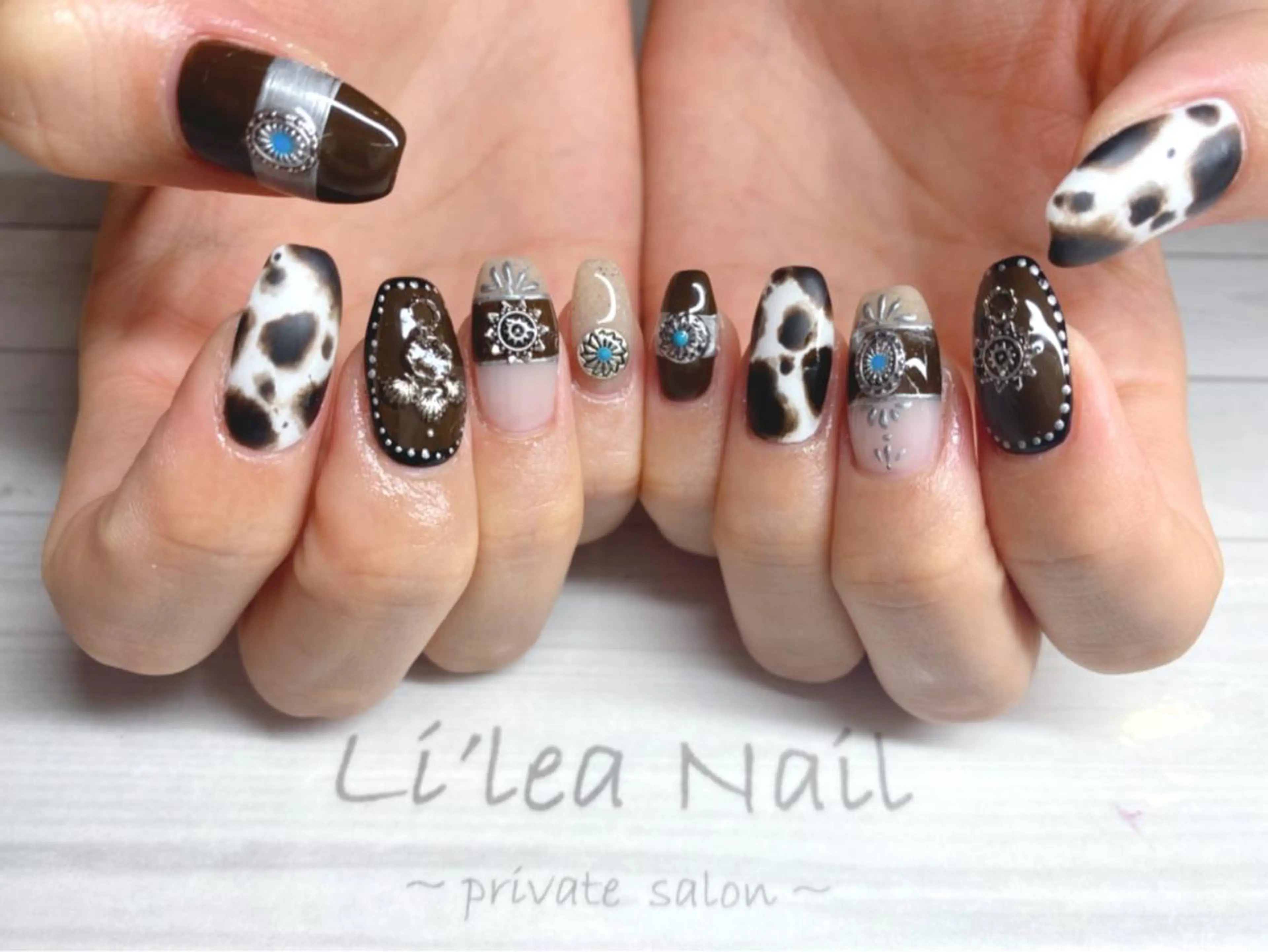 ネイル Li'leaNail AINAのネイルデザイン