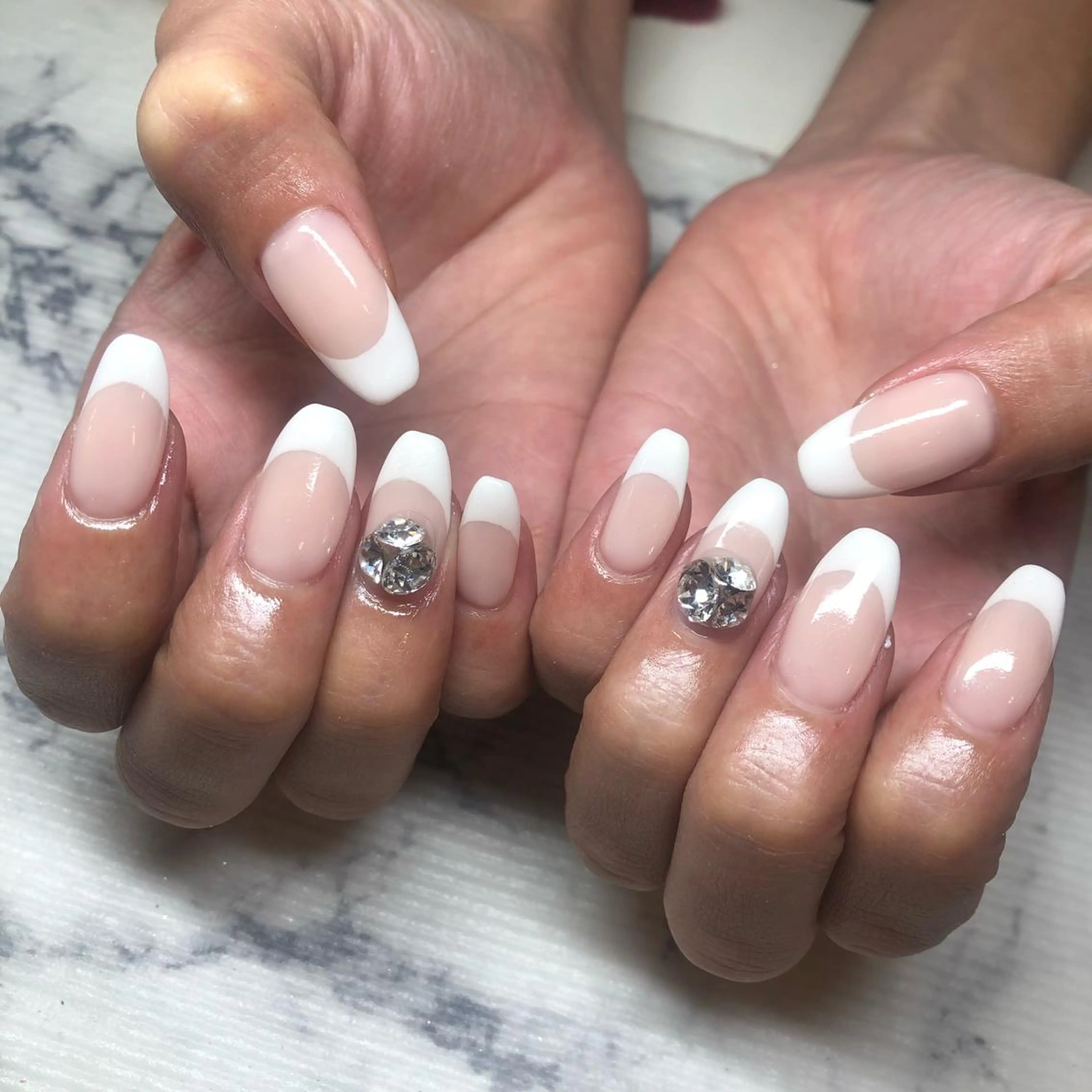 ネイル フレンチネイル キラキラネイル 持ち込み いちじゅう あおいのネイルデザイン