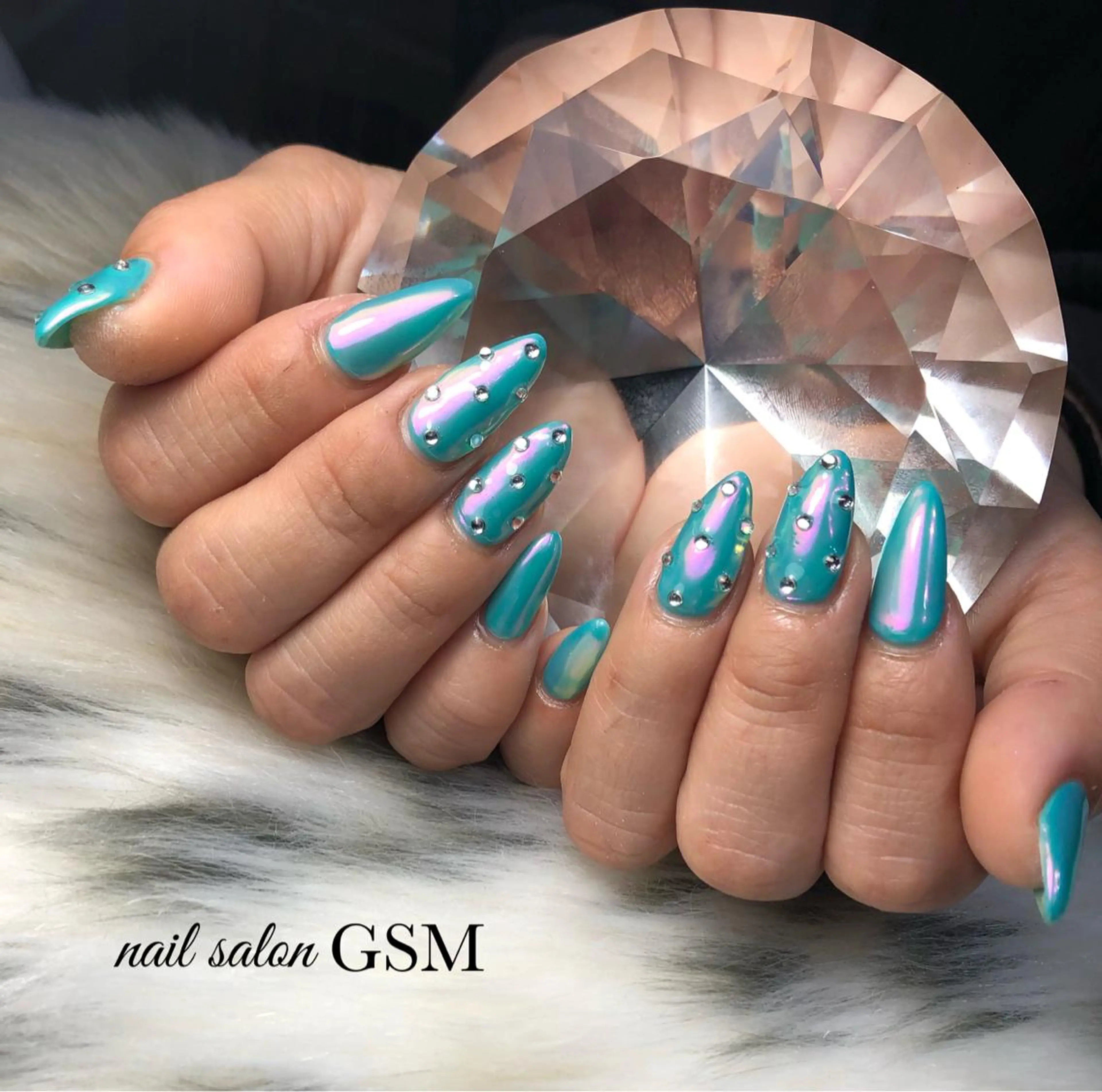 ネイル オーロラネイル nail salon GSMのネイルデザイン