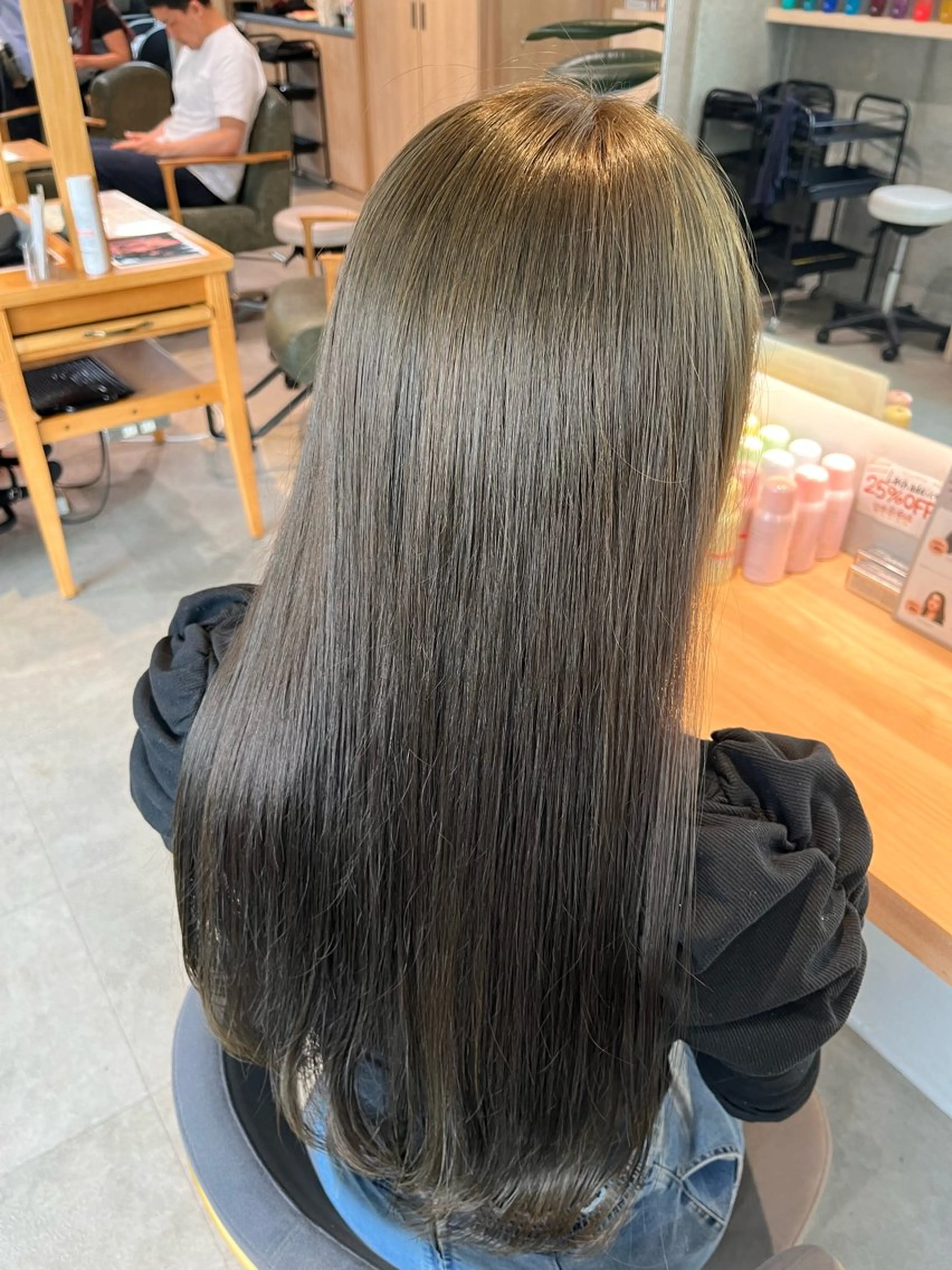 ロング カラー オタク美容師🛍/ 酸性ストレート/艶髪のヘアスタイル