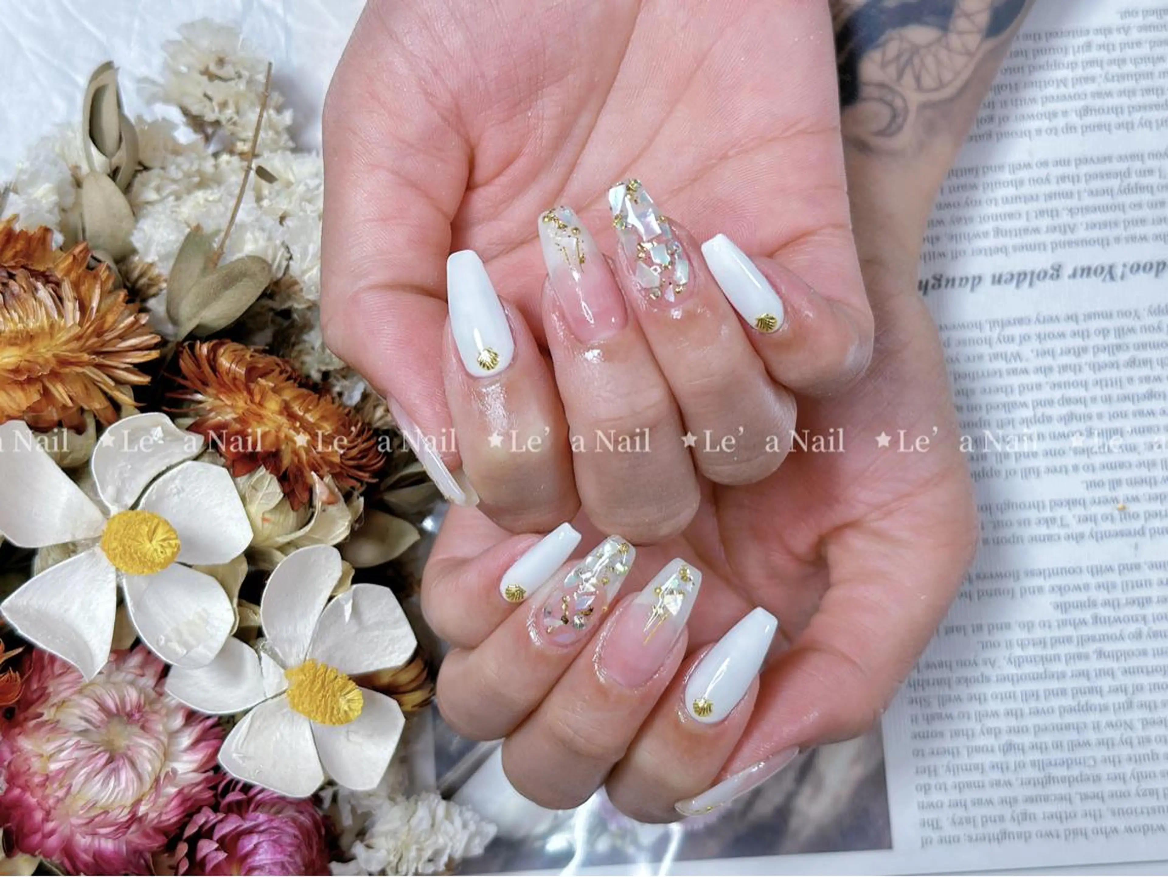 ミディアム カラー ネイル Lea NAILsalon所属・Le’a NailSalonのネイルデザイン