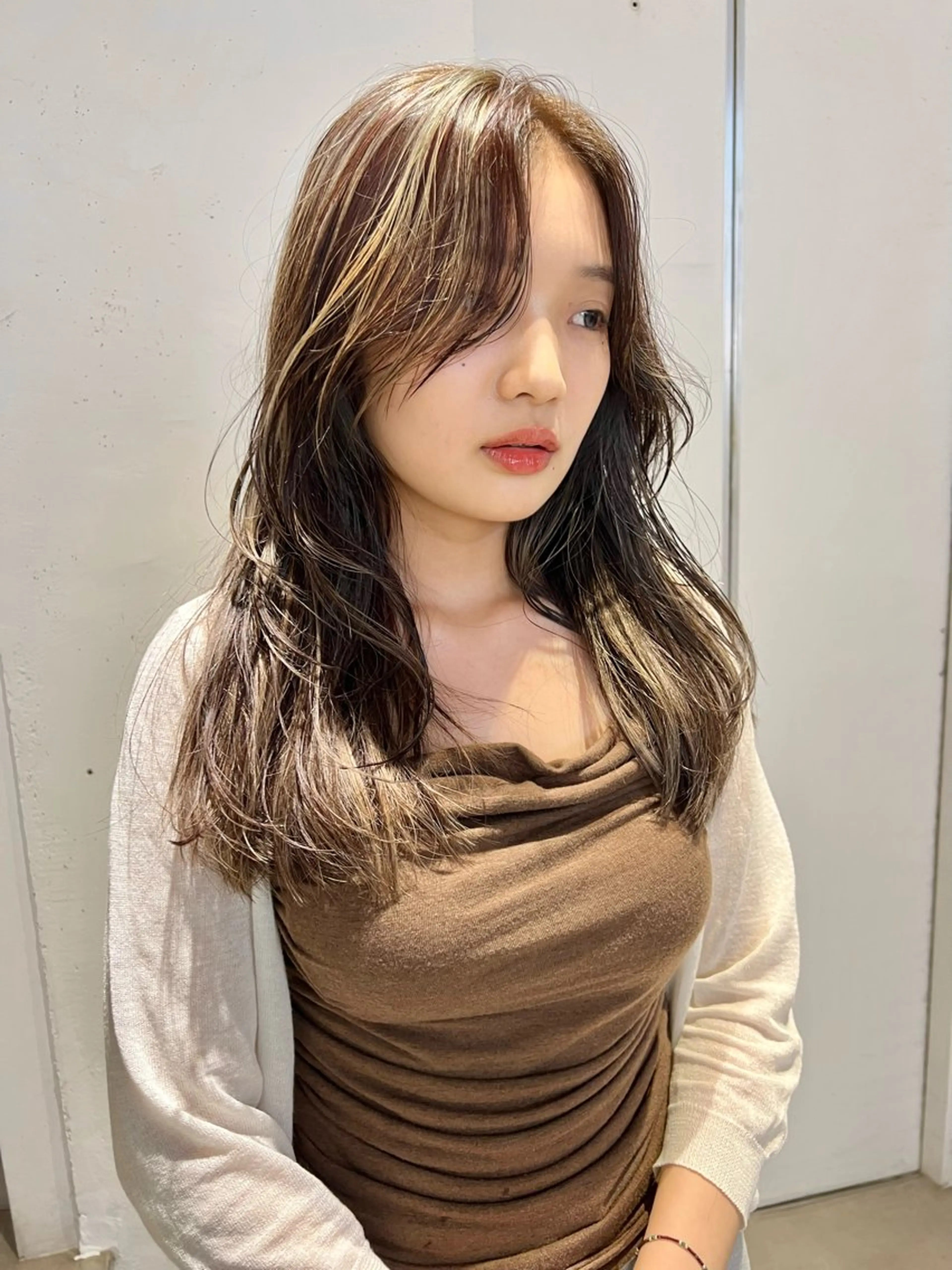 ロング カラー ハイライトカラー 顔まわりレイヤー 顔周りカット ハイライト レイヤーカット 顔周りカット/透明感 カラー✂️MEIのヘアスタイル